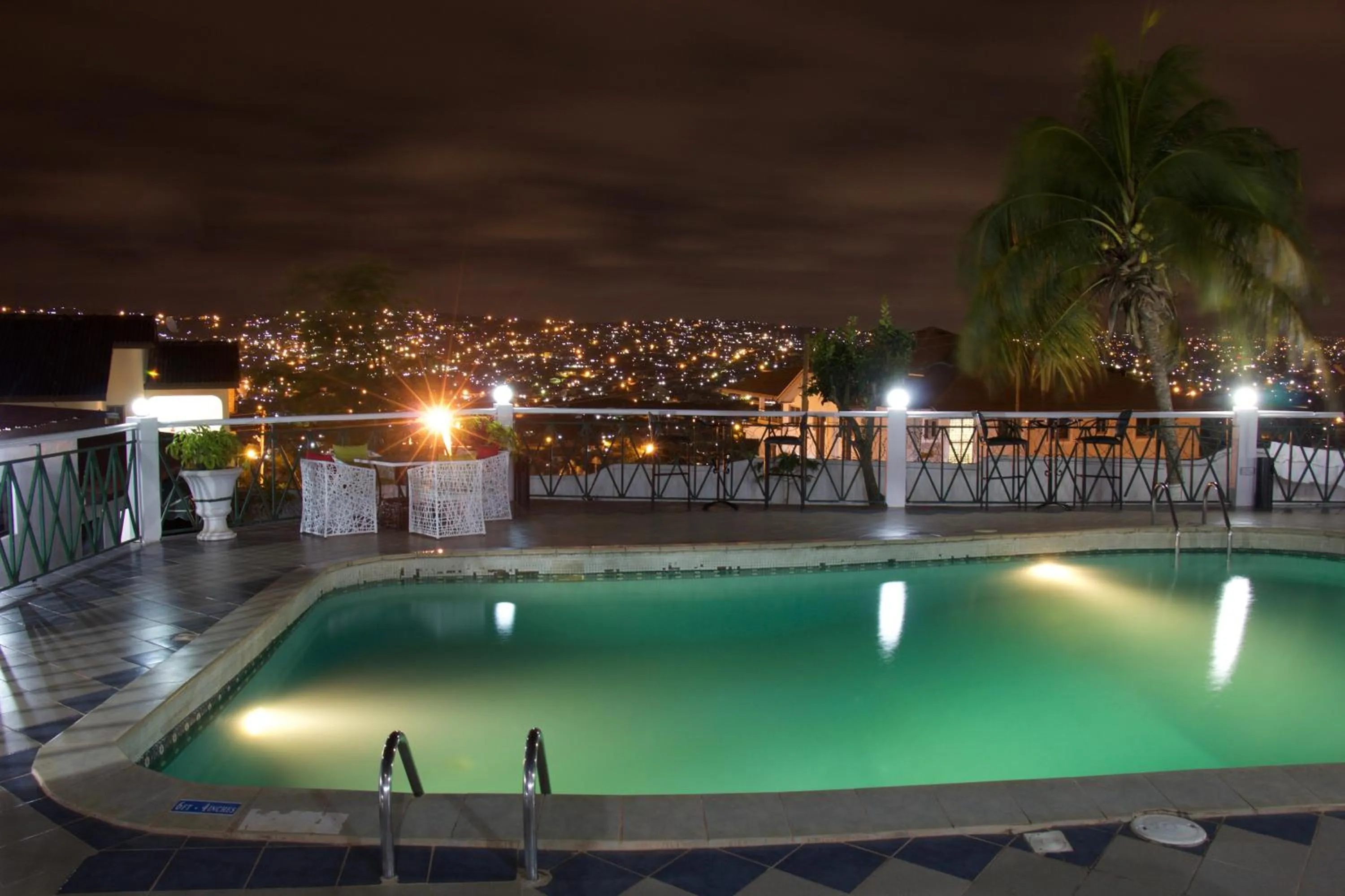 Patio in Hill View Hotel McCarthy Hills