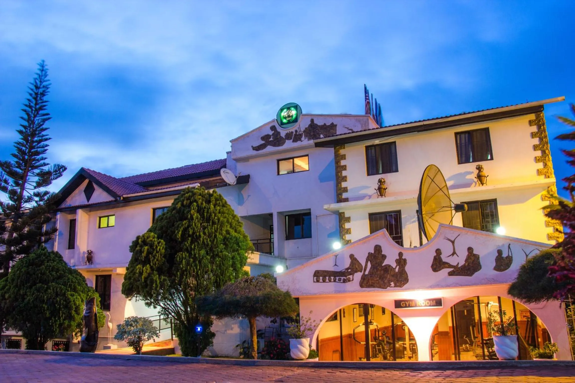 Property building in Hill View Hotel McCarthy Hills