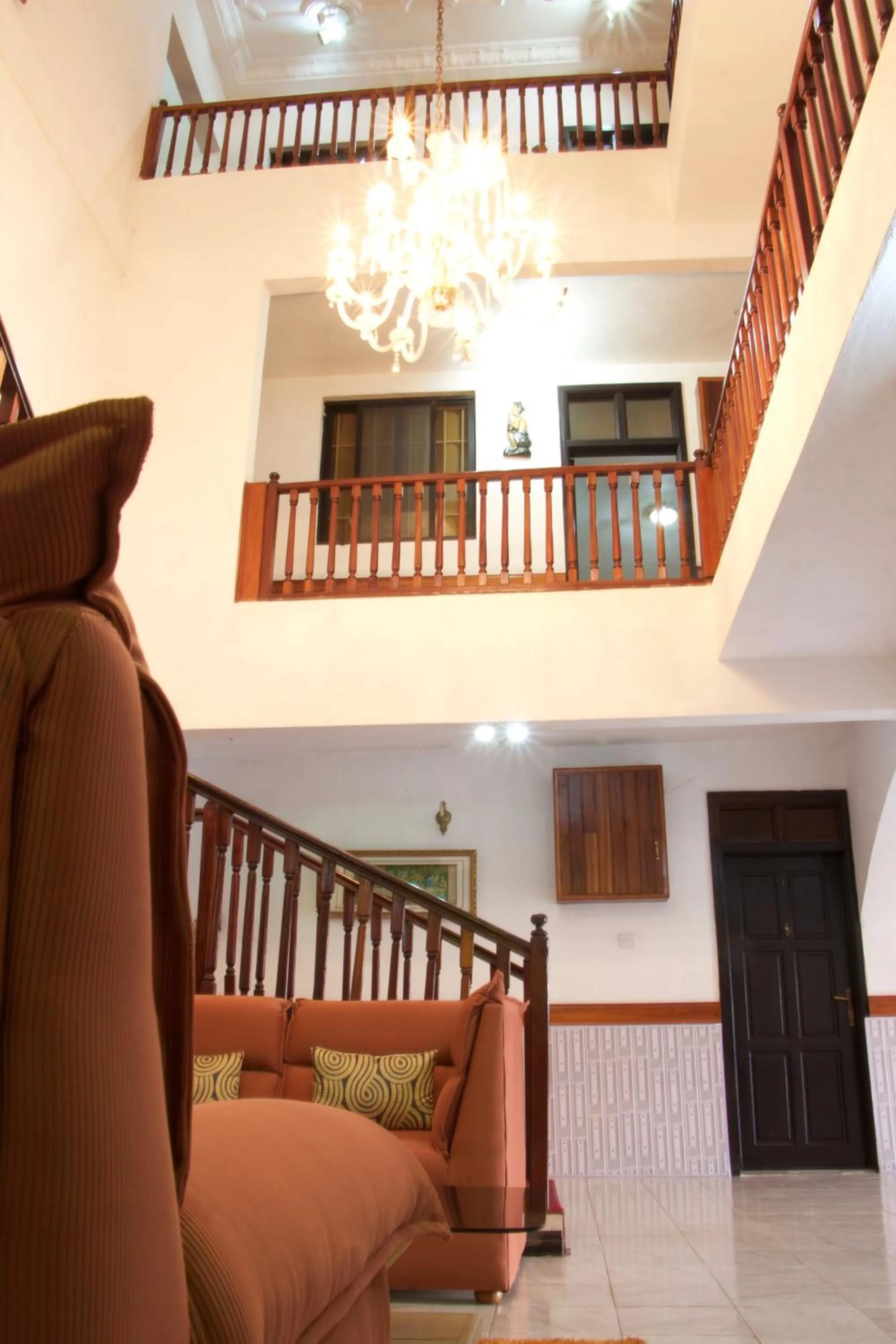 Restaurant/places to eat in Hill View Hotel McCarthy Hills