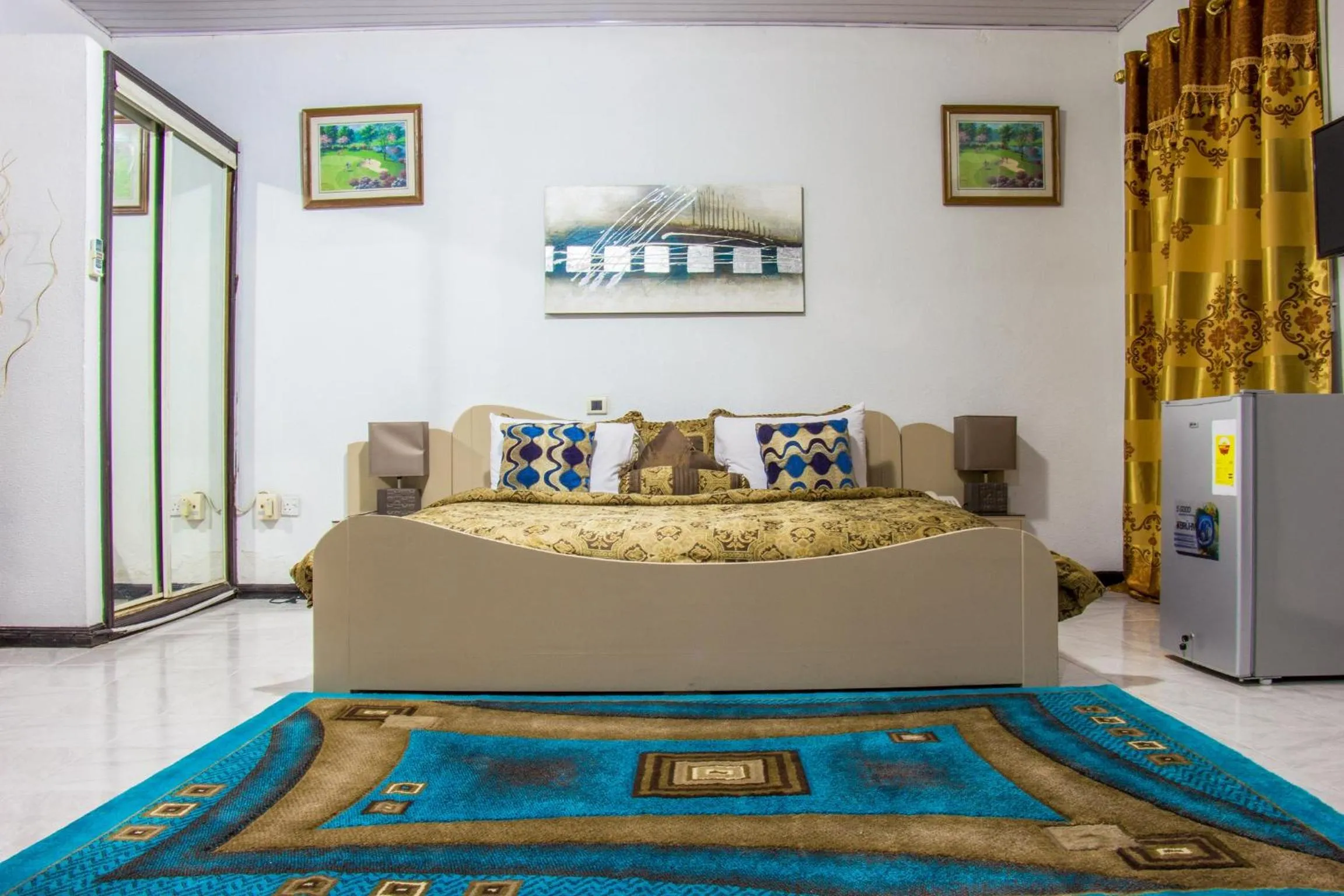 Shower in Hill View Hotel McCarthy Hills