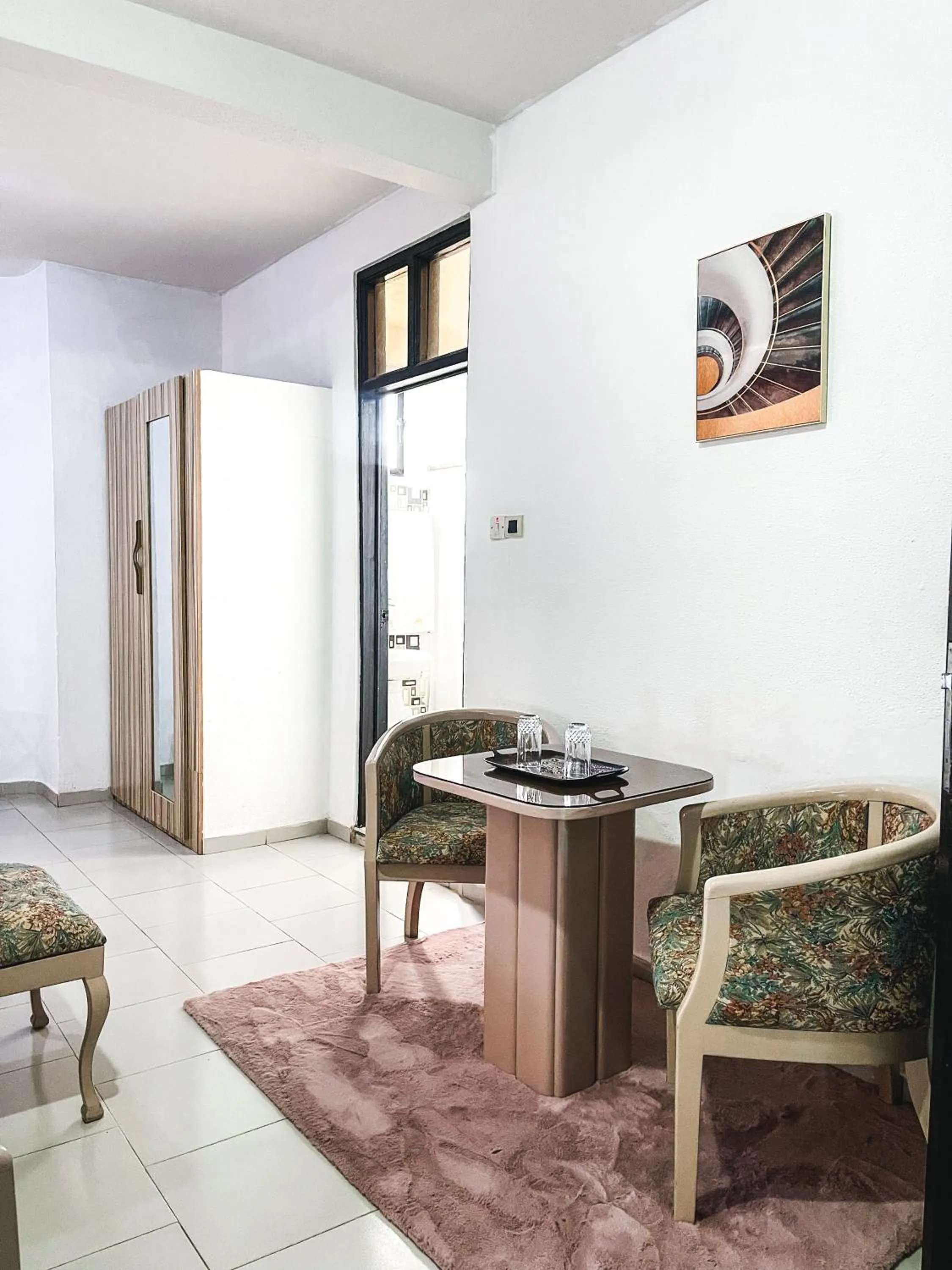 Hill View Hotel McCarthy Hills