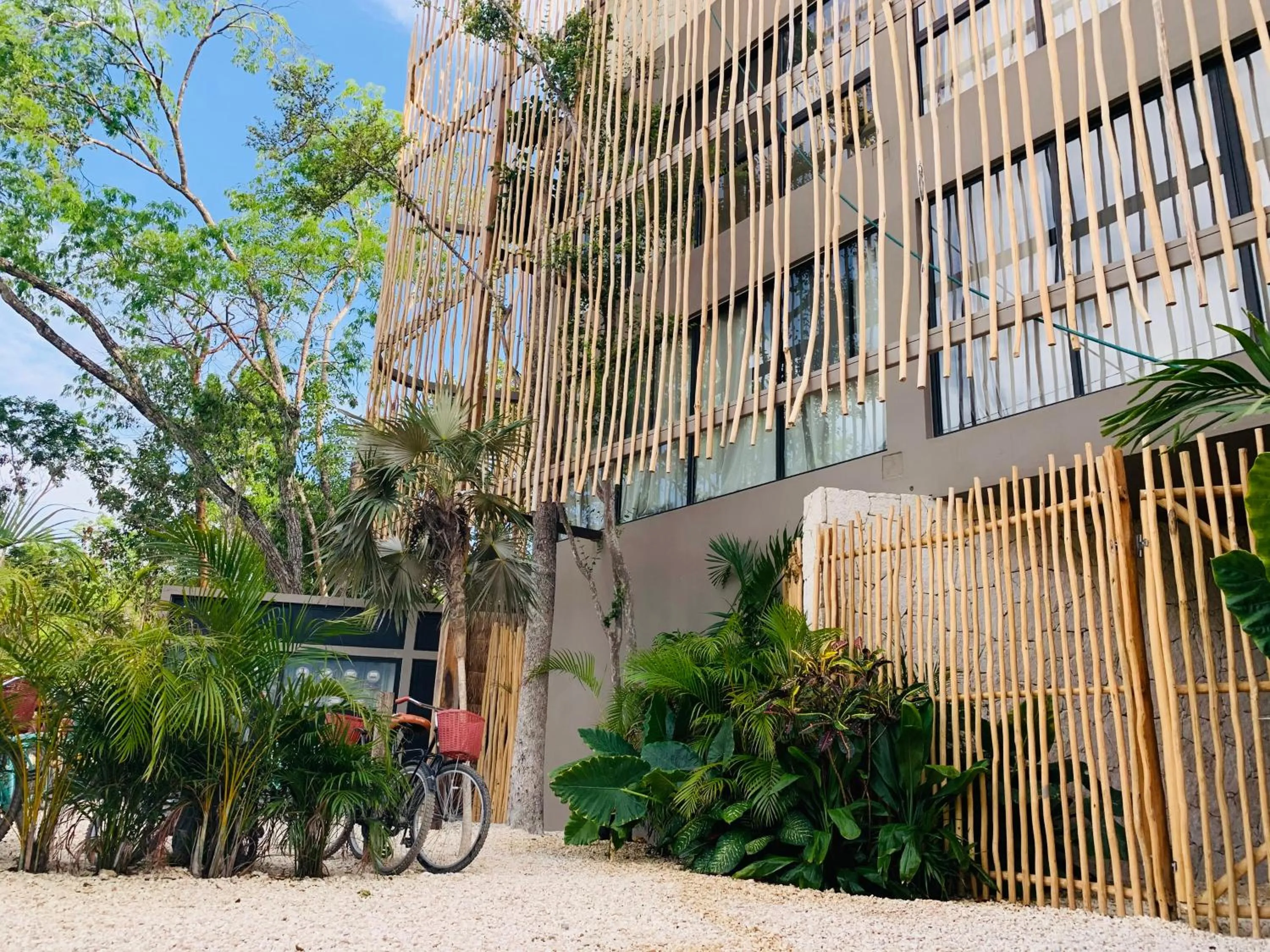 Facade/entrance in Vida Jungle Boho Apart 9 with special fee to access Hotel Bardo