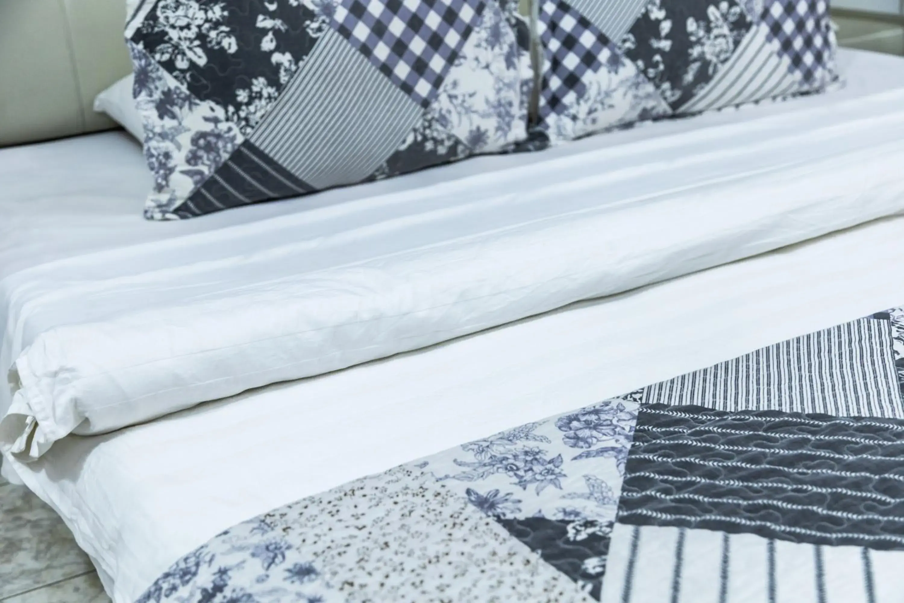 Bed in Hill View Hotel West Airport Bed in Hill View Hotel West Airport