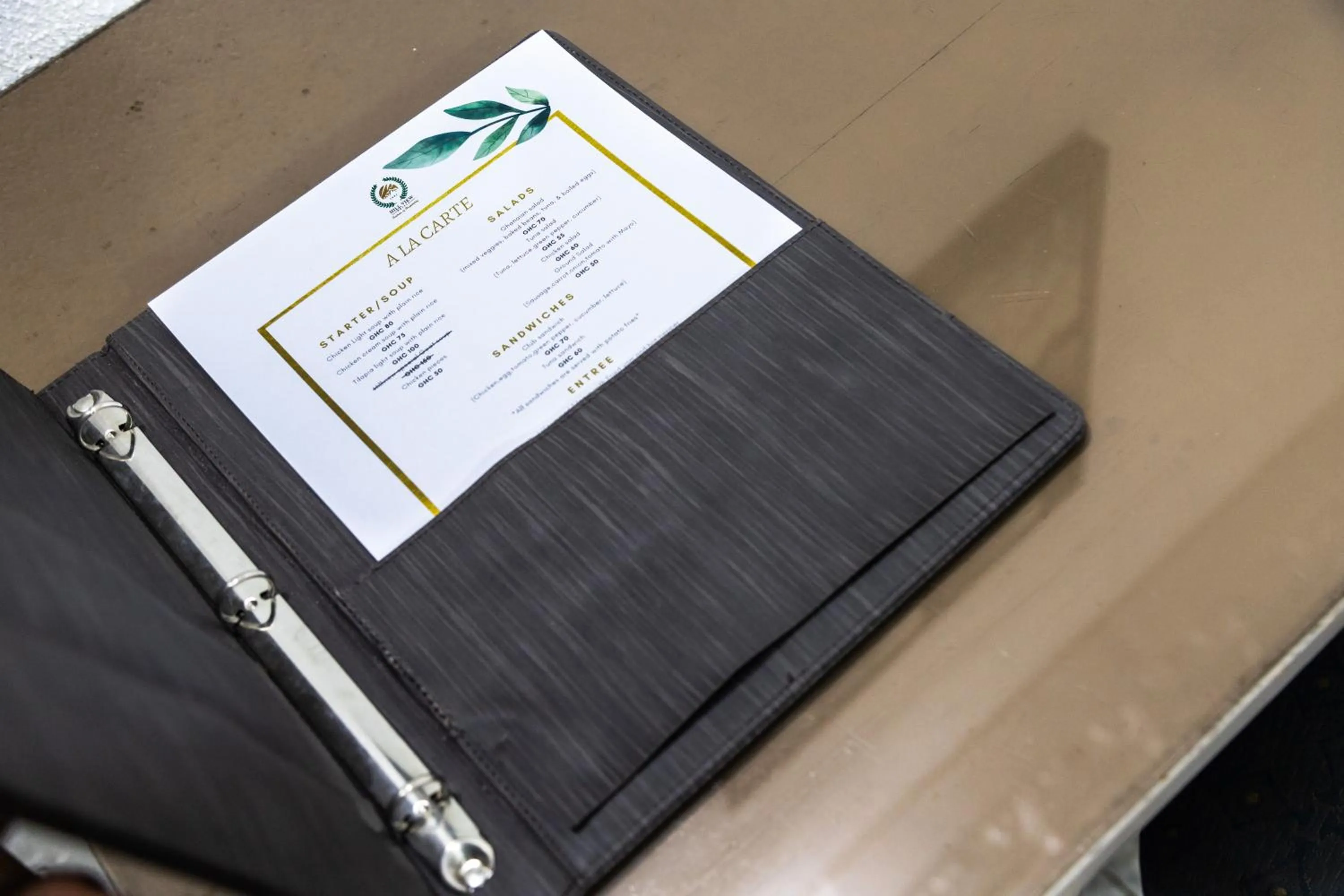 Hill View Hotel West Airport