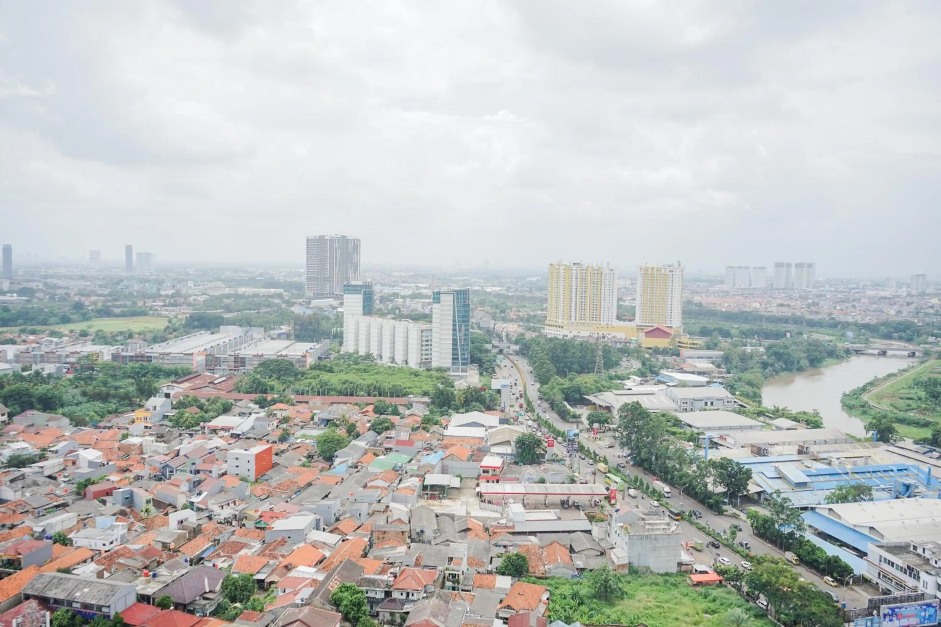 City view in Modern Studio Apartment at Tree Park Cikokol By Travelio