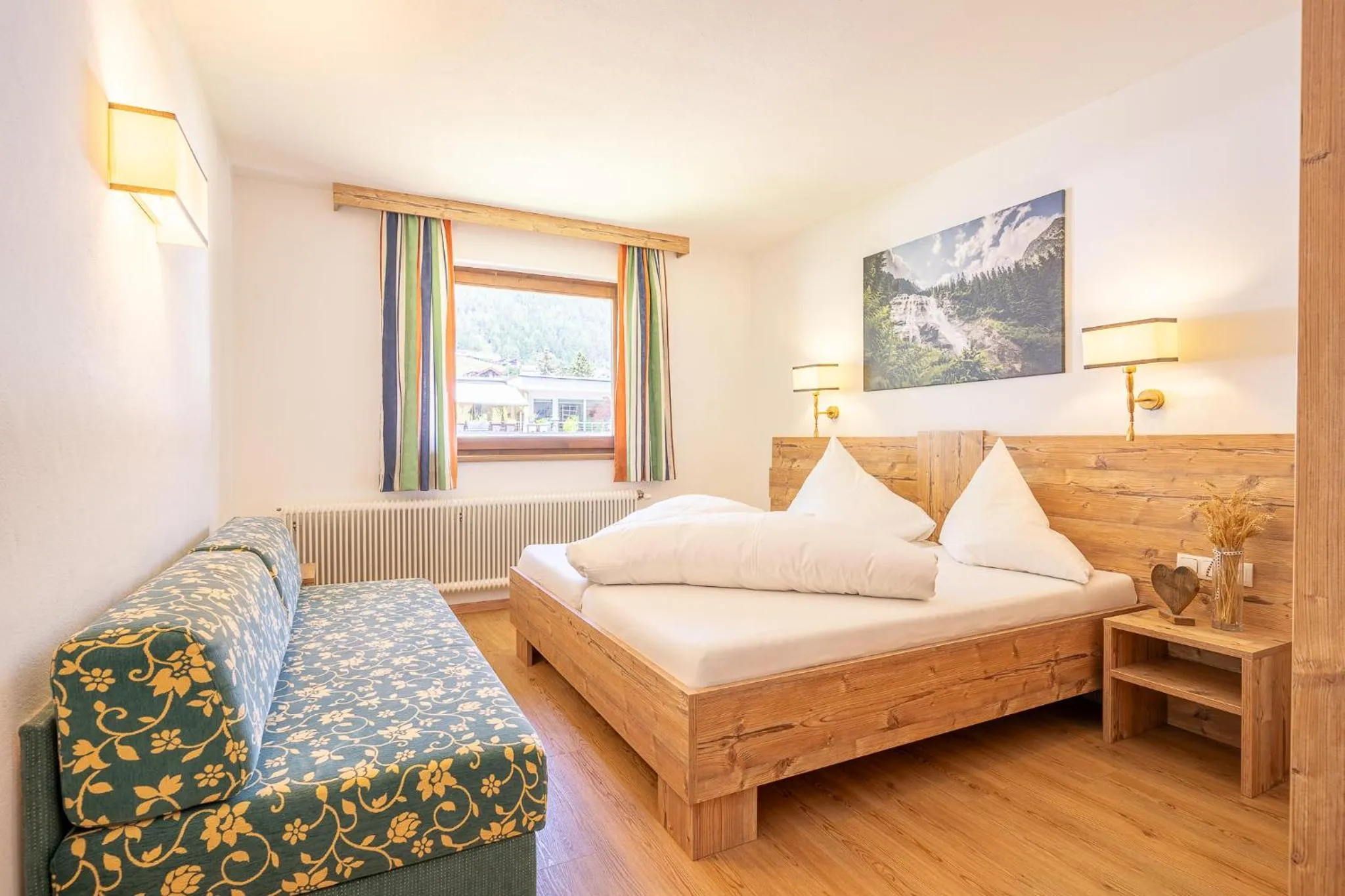 Property building, Bed in Hotel Eschenhof & Apartments