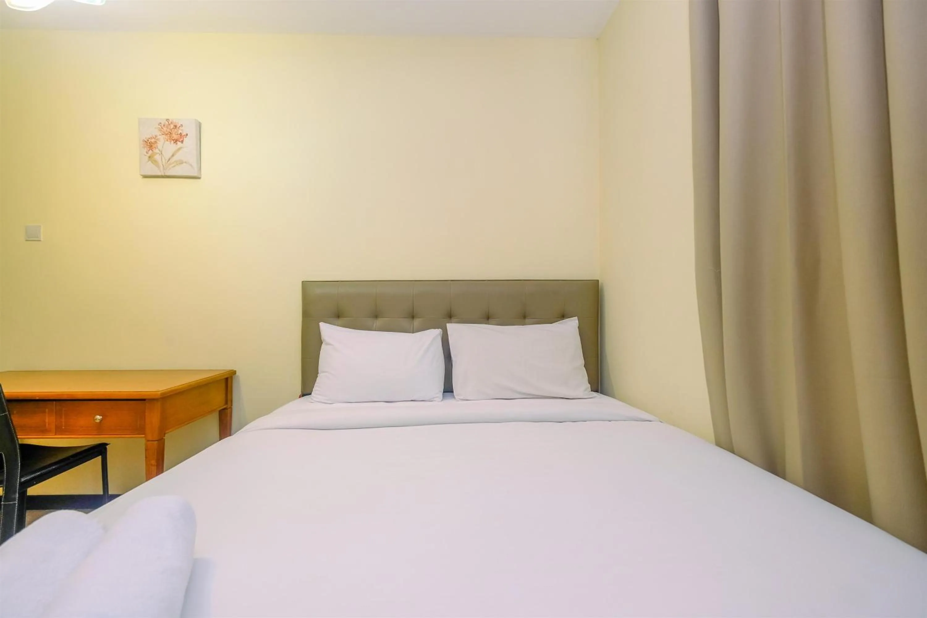 Bed in Exclusive with City View 3BR Apartment Bellagio Residence By Travelio