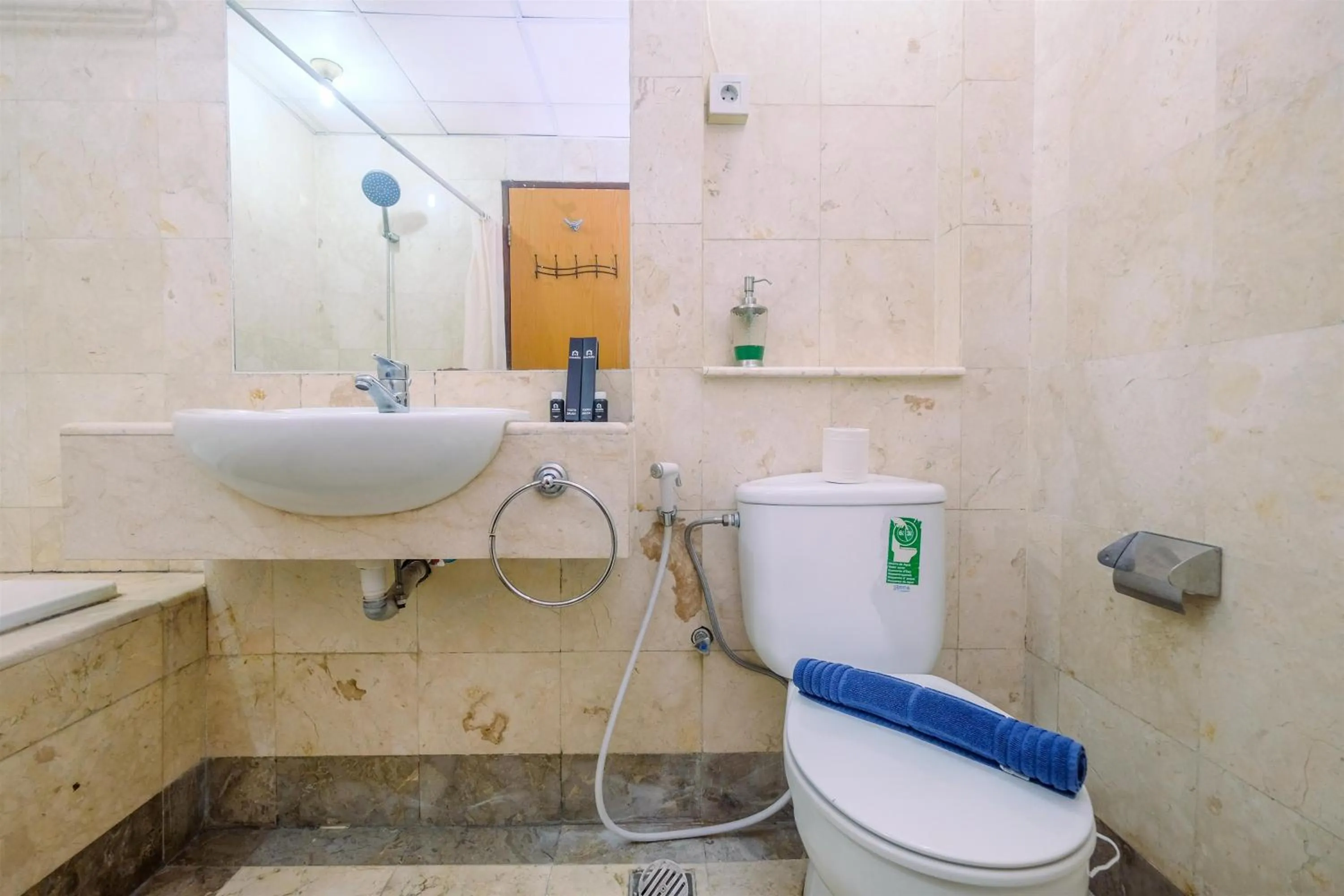 Bathroom in Exclusive with City View 3BR Apartment Bellagio Residence By Travelio