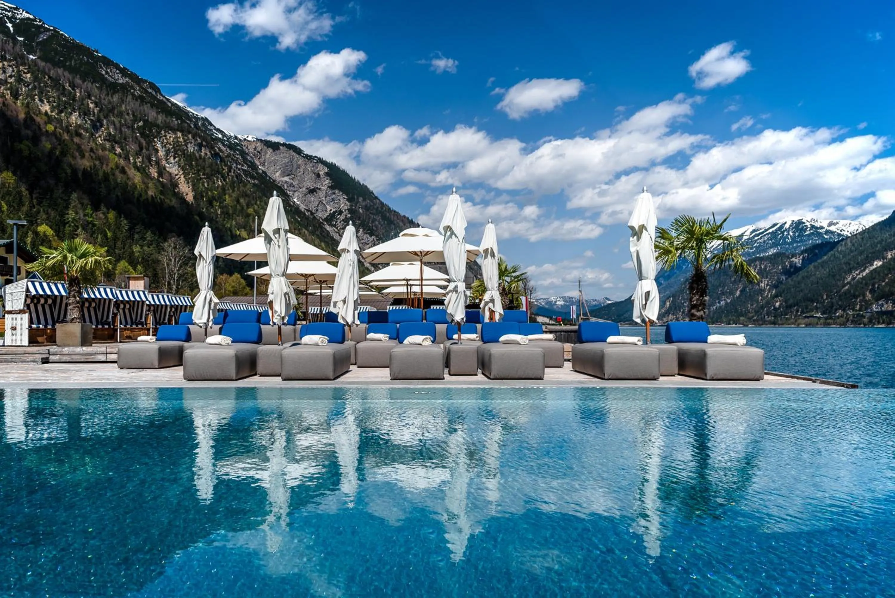 Swimming pool in Entners am See