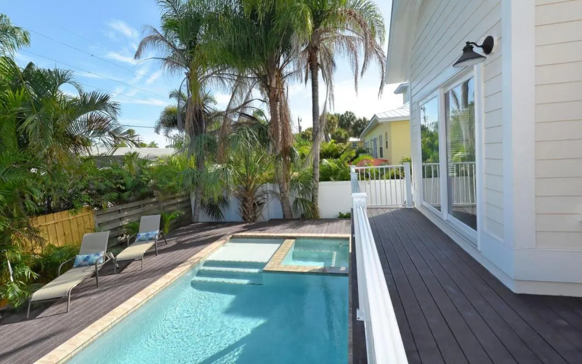 Seahorse Beach House by Beach Retreats