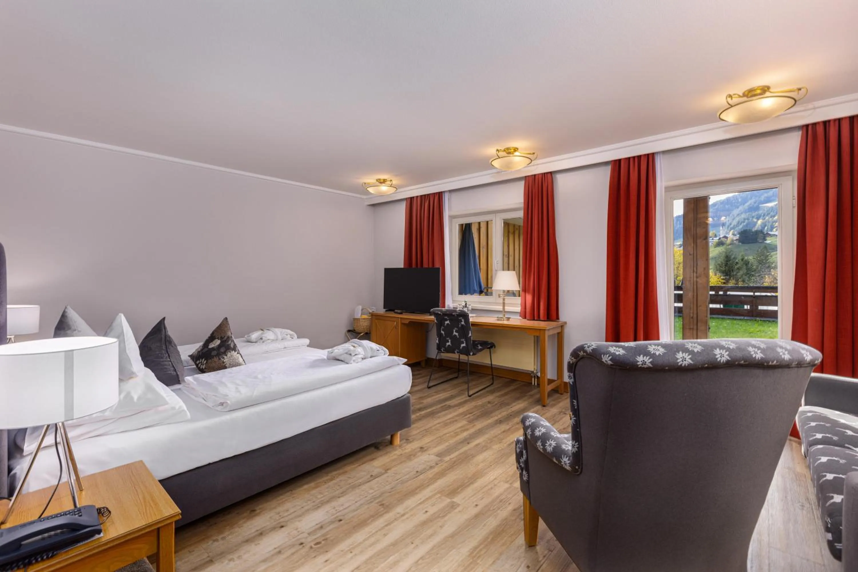 Bed in IFA Alpenhof Wildental Hotel Kleinwalsertal Adults only