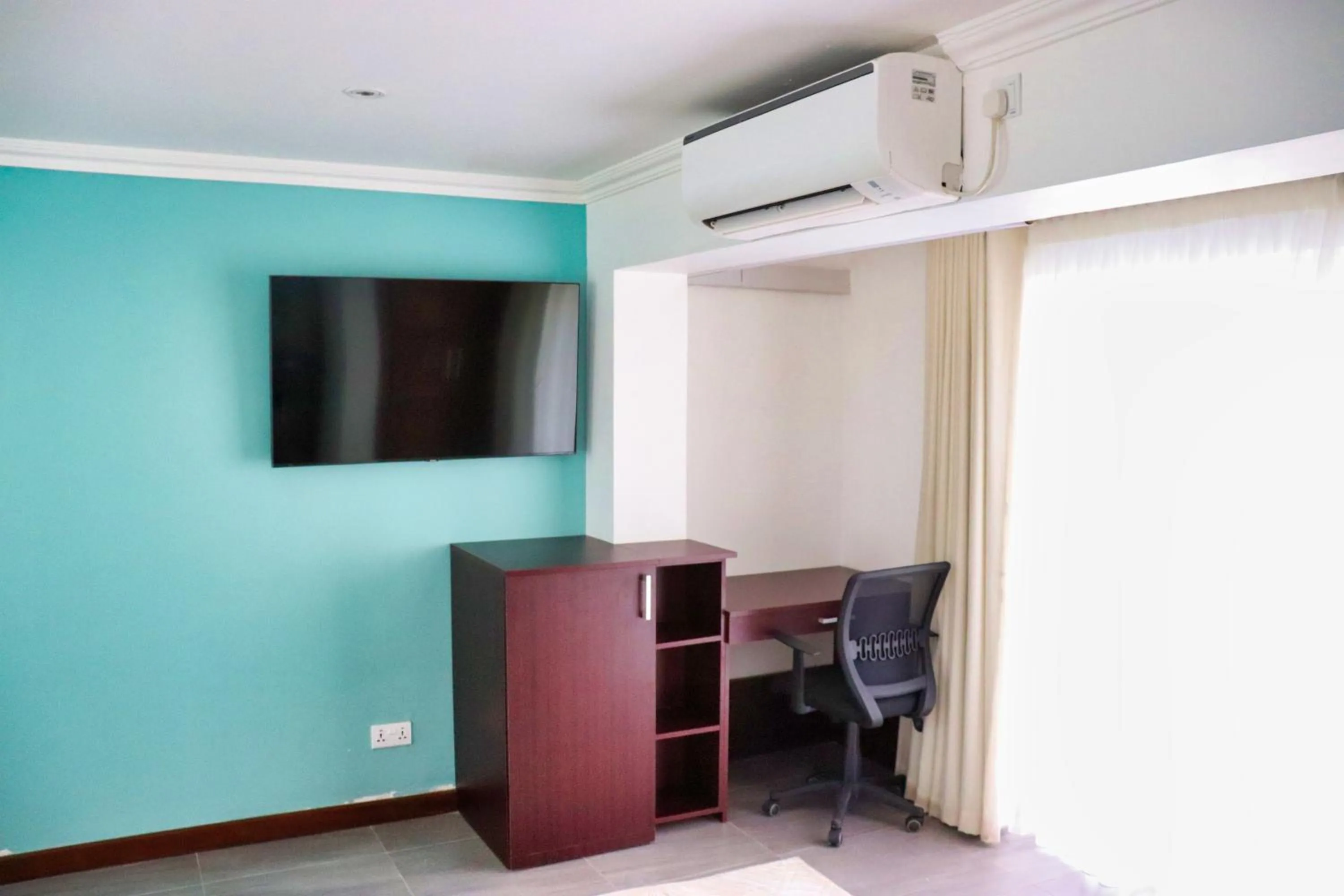 TV and multimedia in Searenity Beach Villa