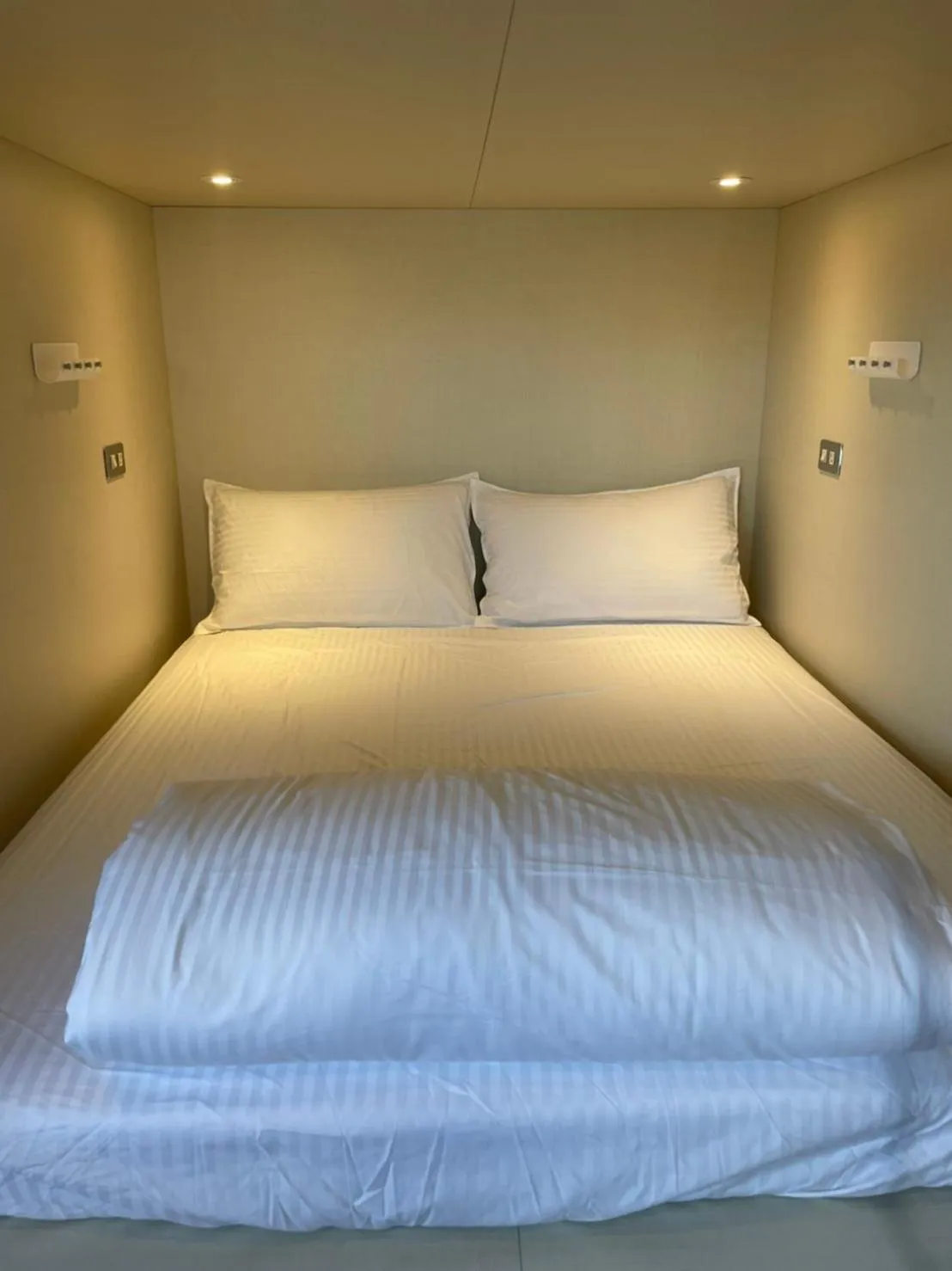 Bed in One Night Hostel