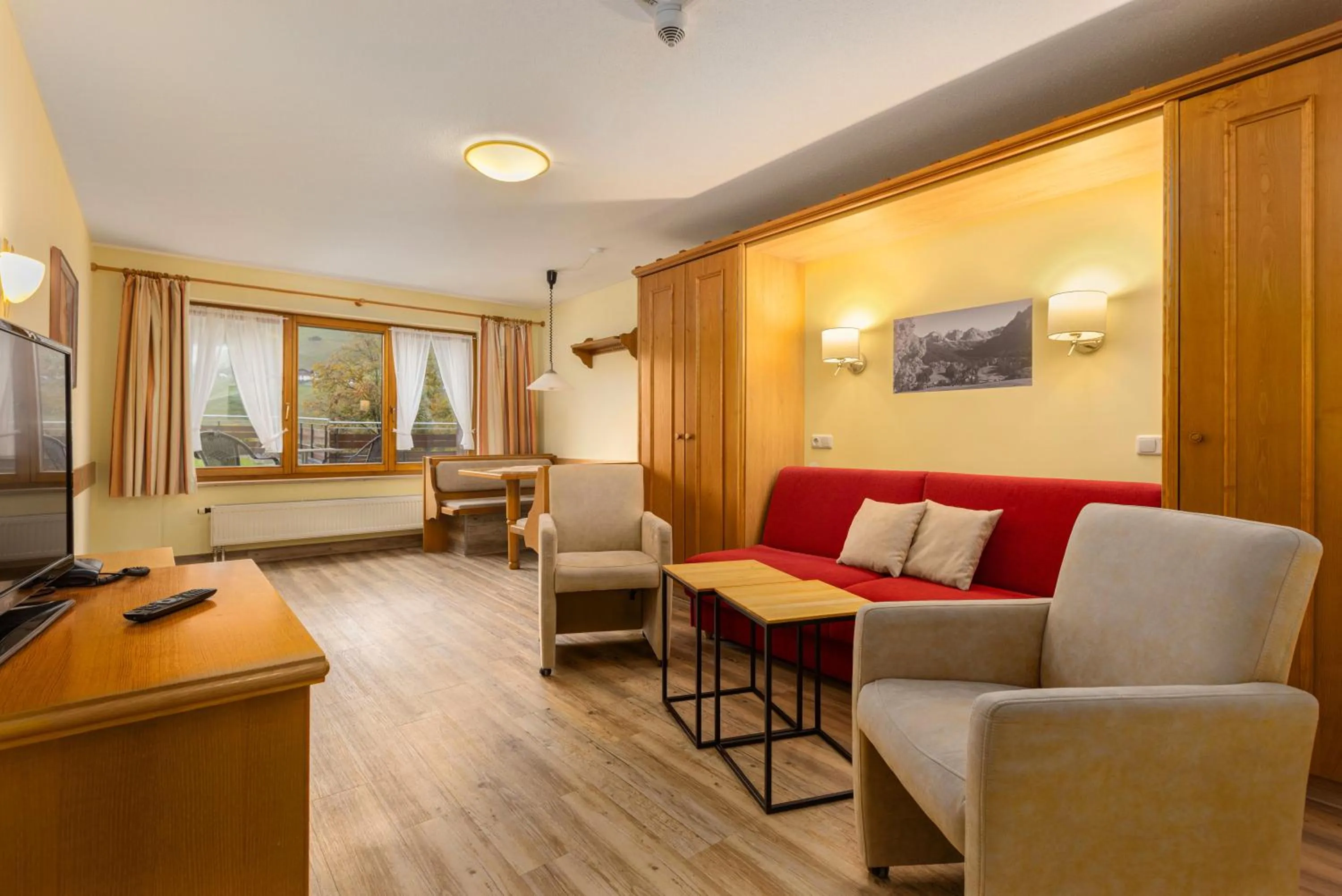 TV and multimedia in IFA Breitach Apartments Kleinwalsertal