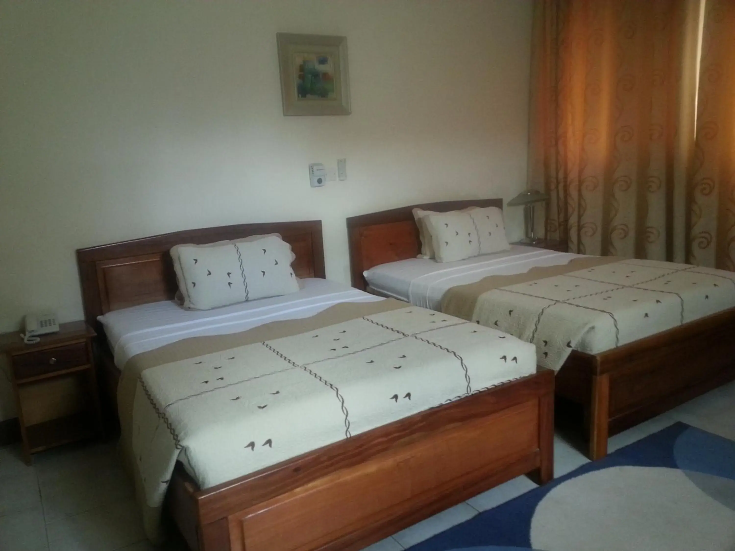 Twin Room in Royal Cockpit Hotels Twin Room in Royal Cockpit Hotels