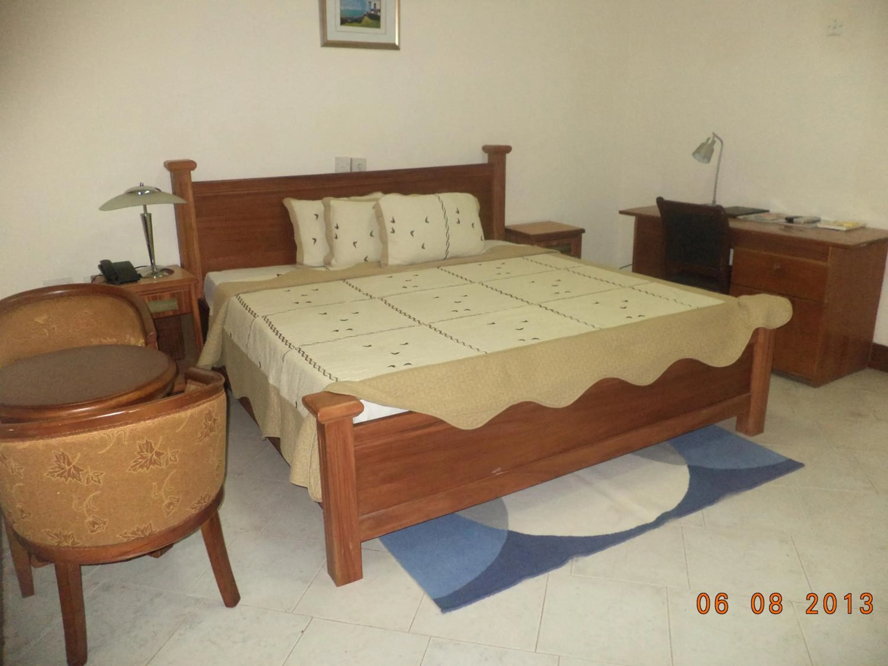 Photo of the whole room in Royal Cockpit Hotels