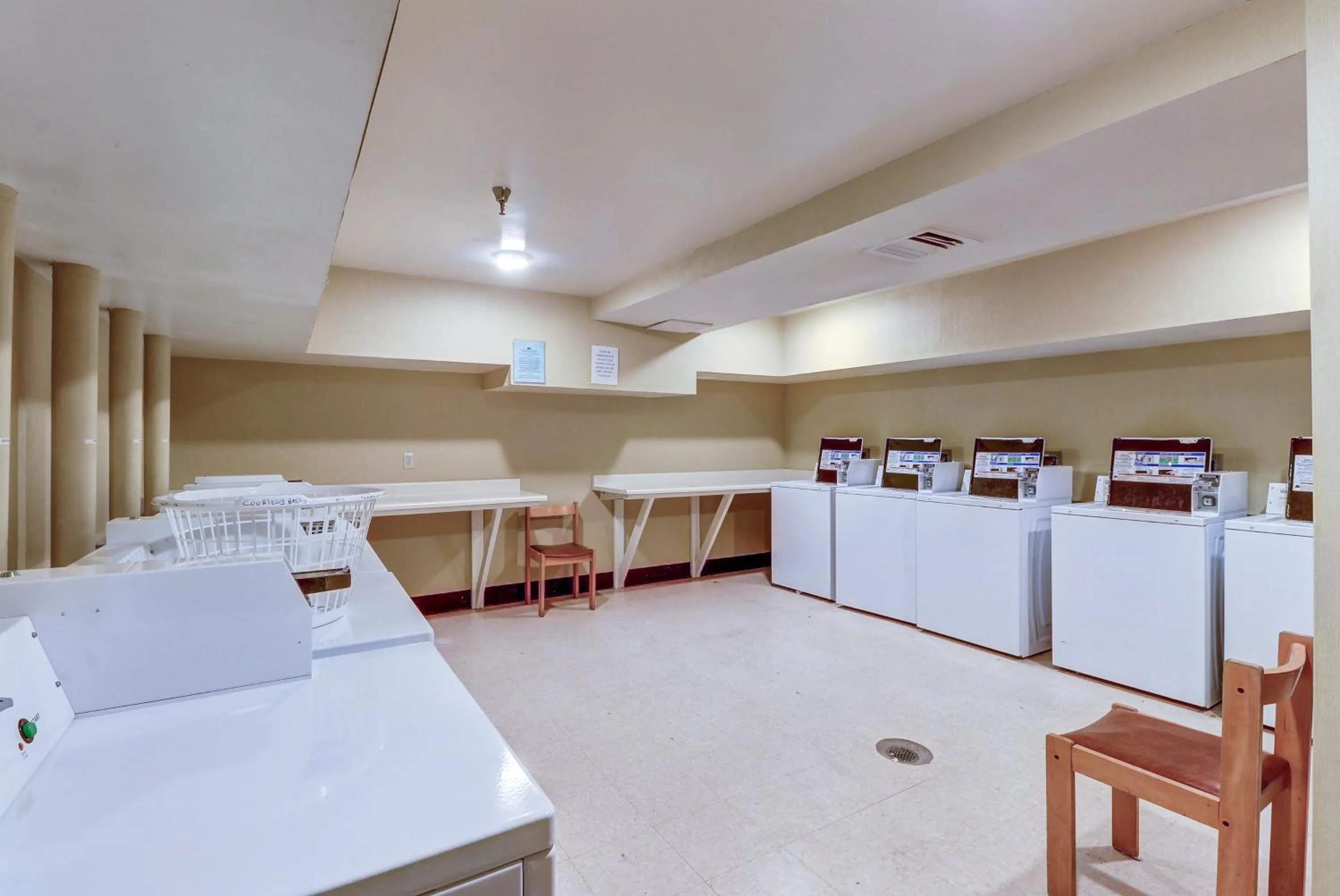 Bed in Mountain Green