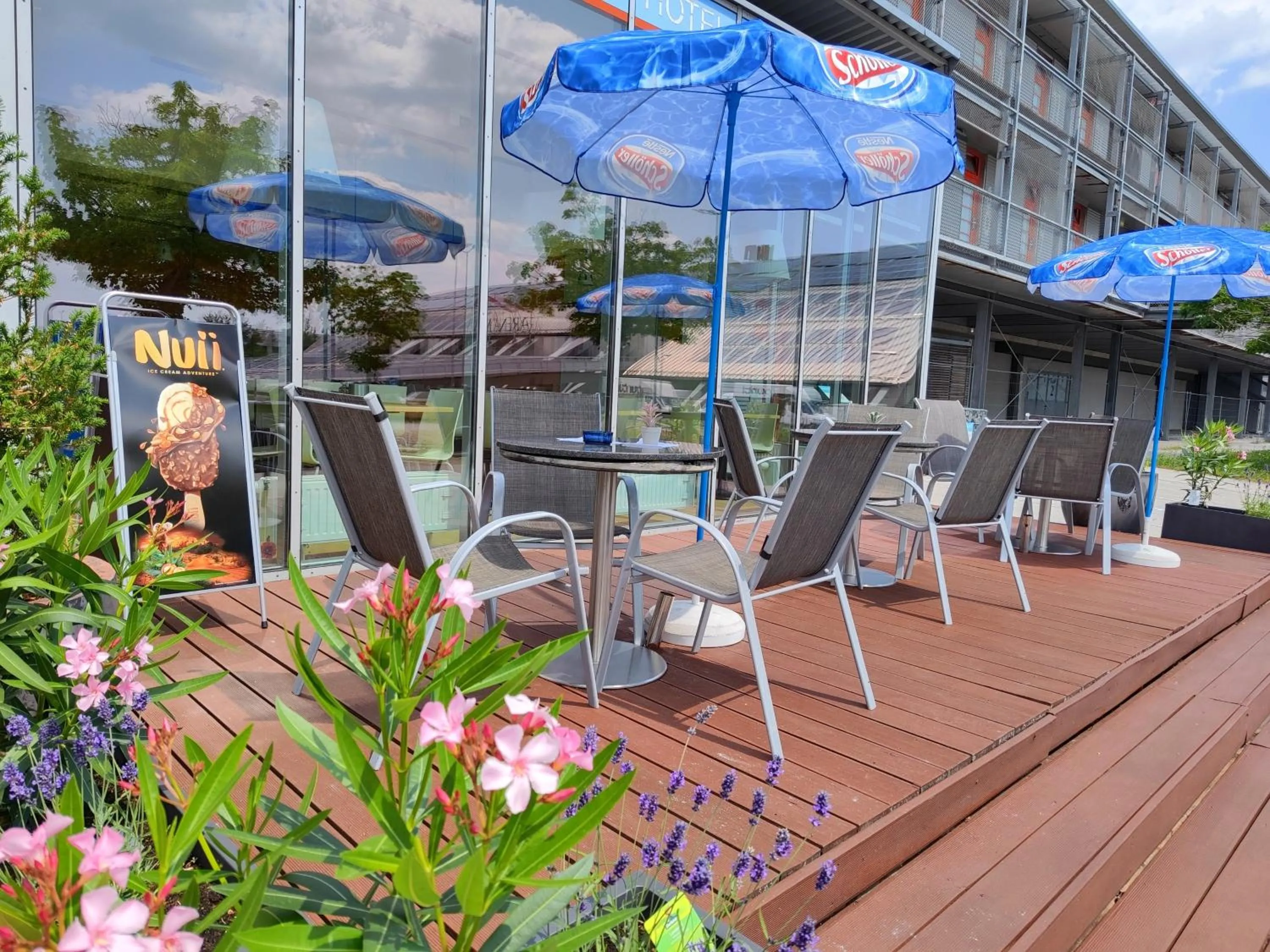 Balcony/Terrace in Orange Wings Wiener Neustadt