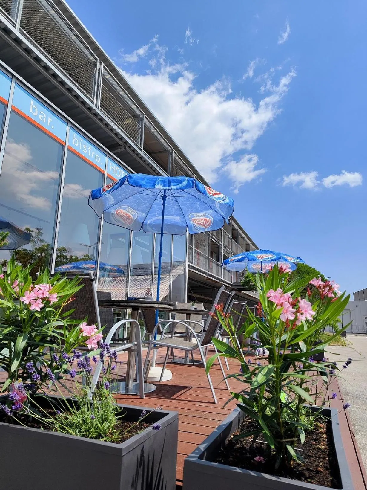 Balcony/Terrace in Orange Wings Wiener Neustadt
