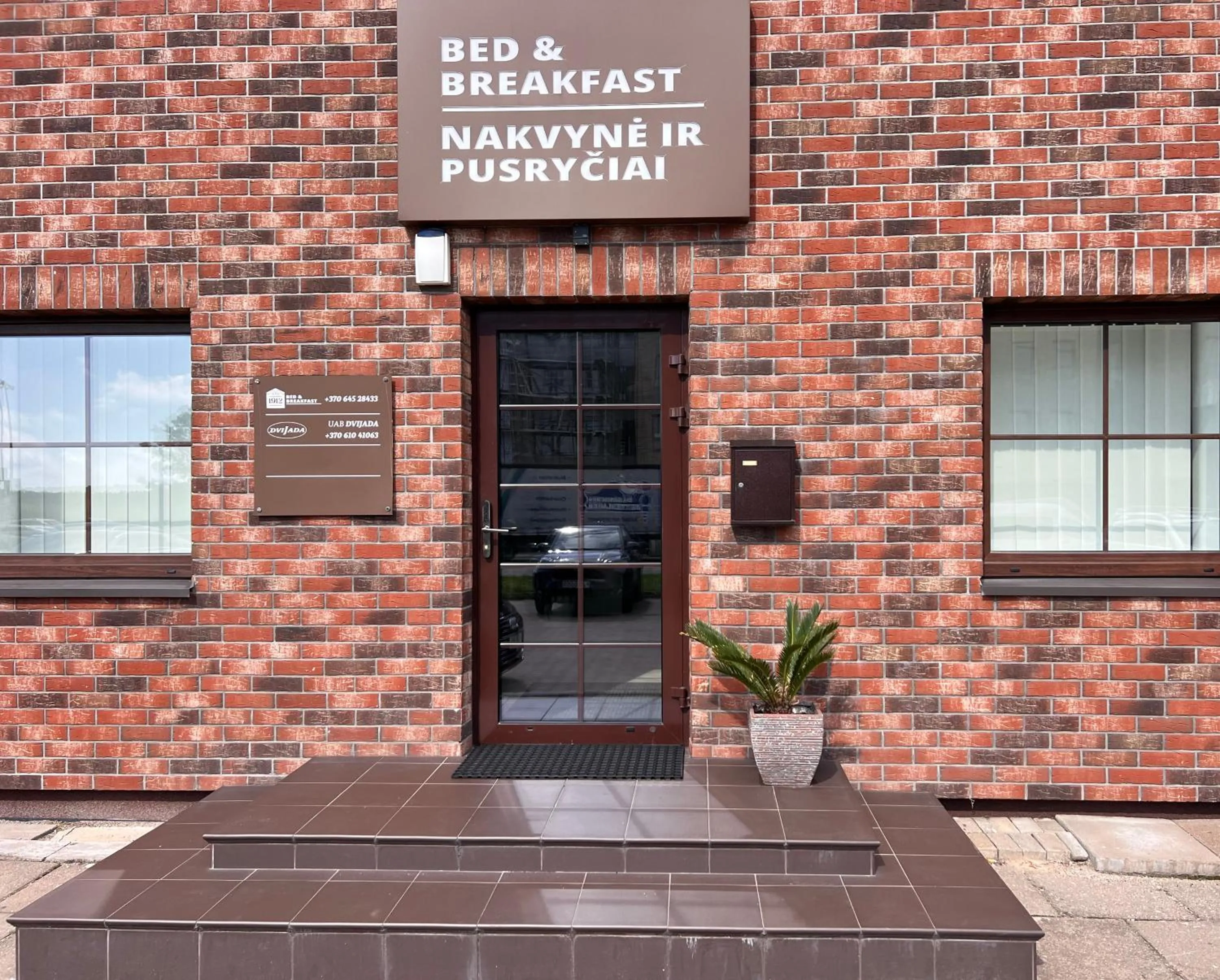 Facade/entrance in 1912 Bed & Breakfast