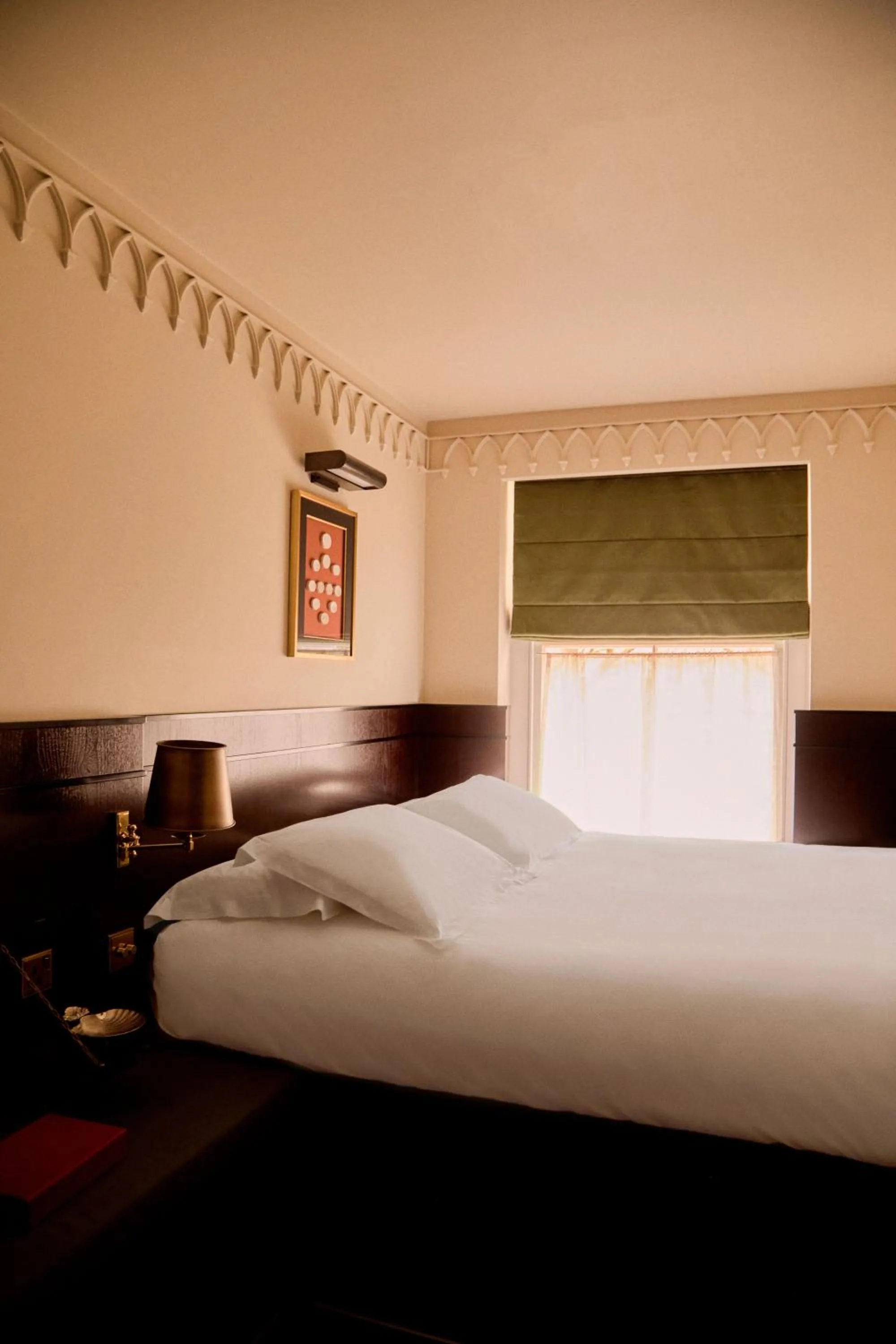 Photo of the whole room, Bed in Grand Hotel Bellevue London