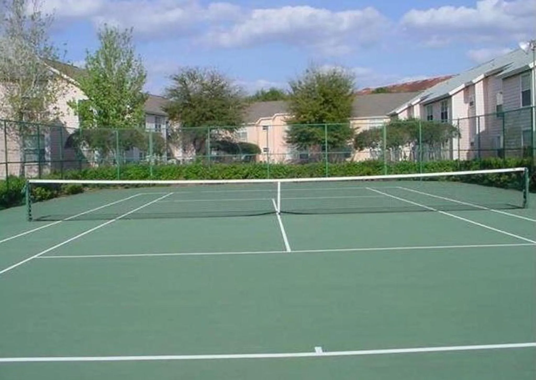 Tennis court in Mickey's Paradise