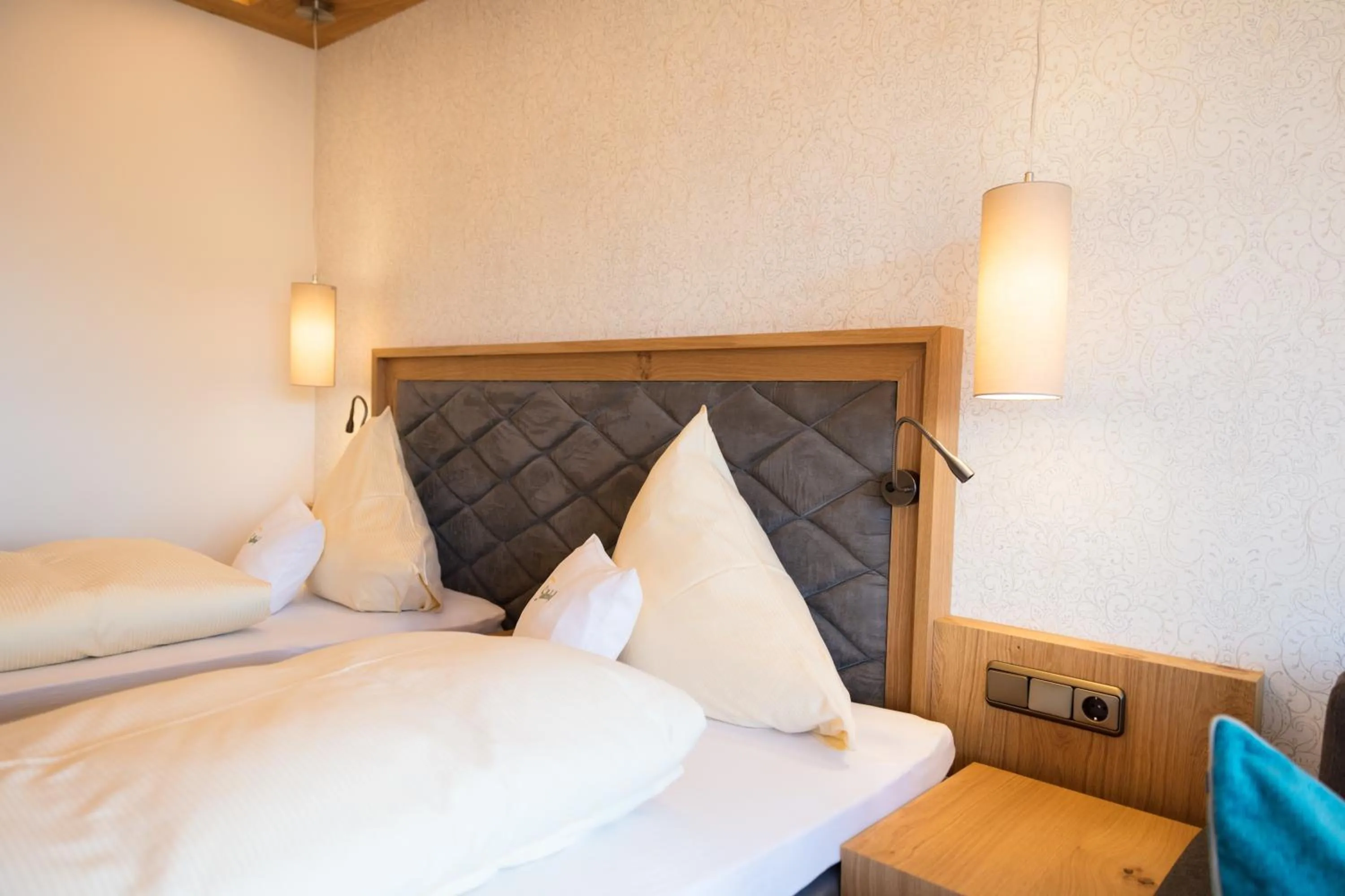 Photo of the whole room, Bed in Garten - Hotel Sallerhof