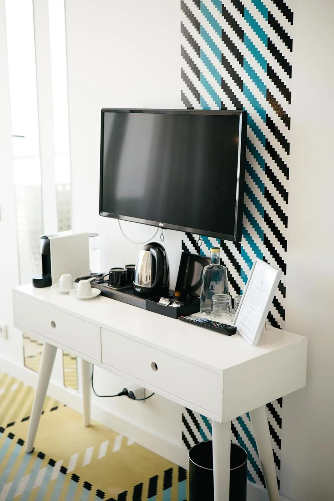 TV and multimedia in Macarico Beach Hotel