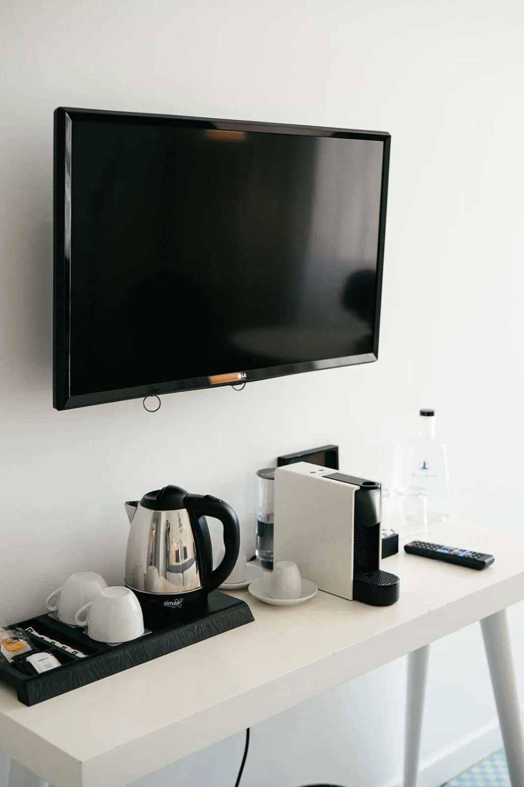 TV and multimedia in Macarico Beach Hotel