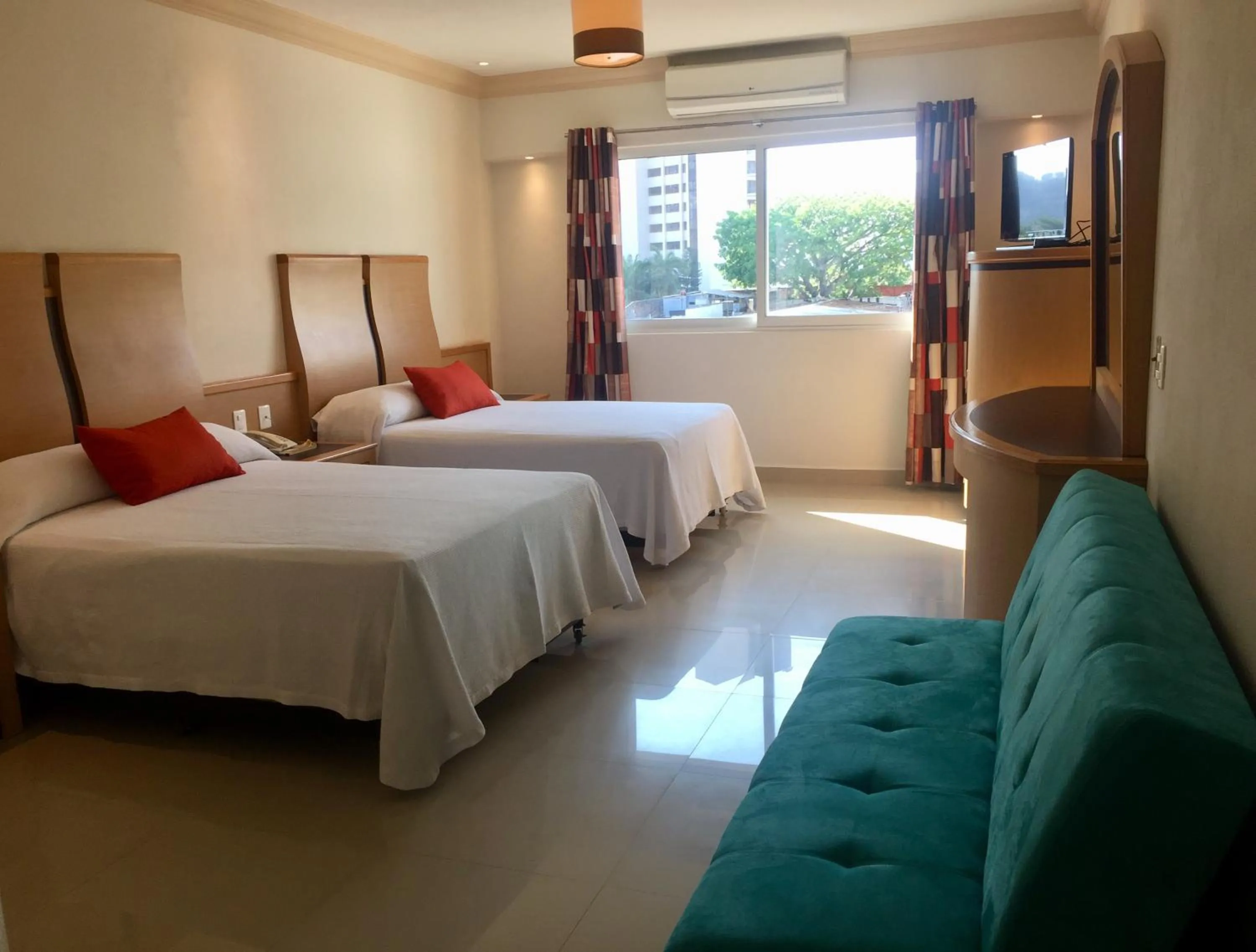 Photo of the whole room, Bed in Hotel Nilo