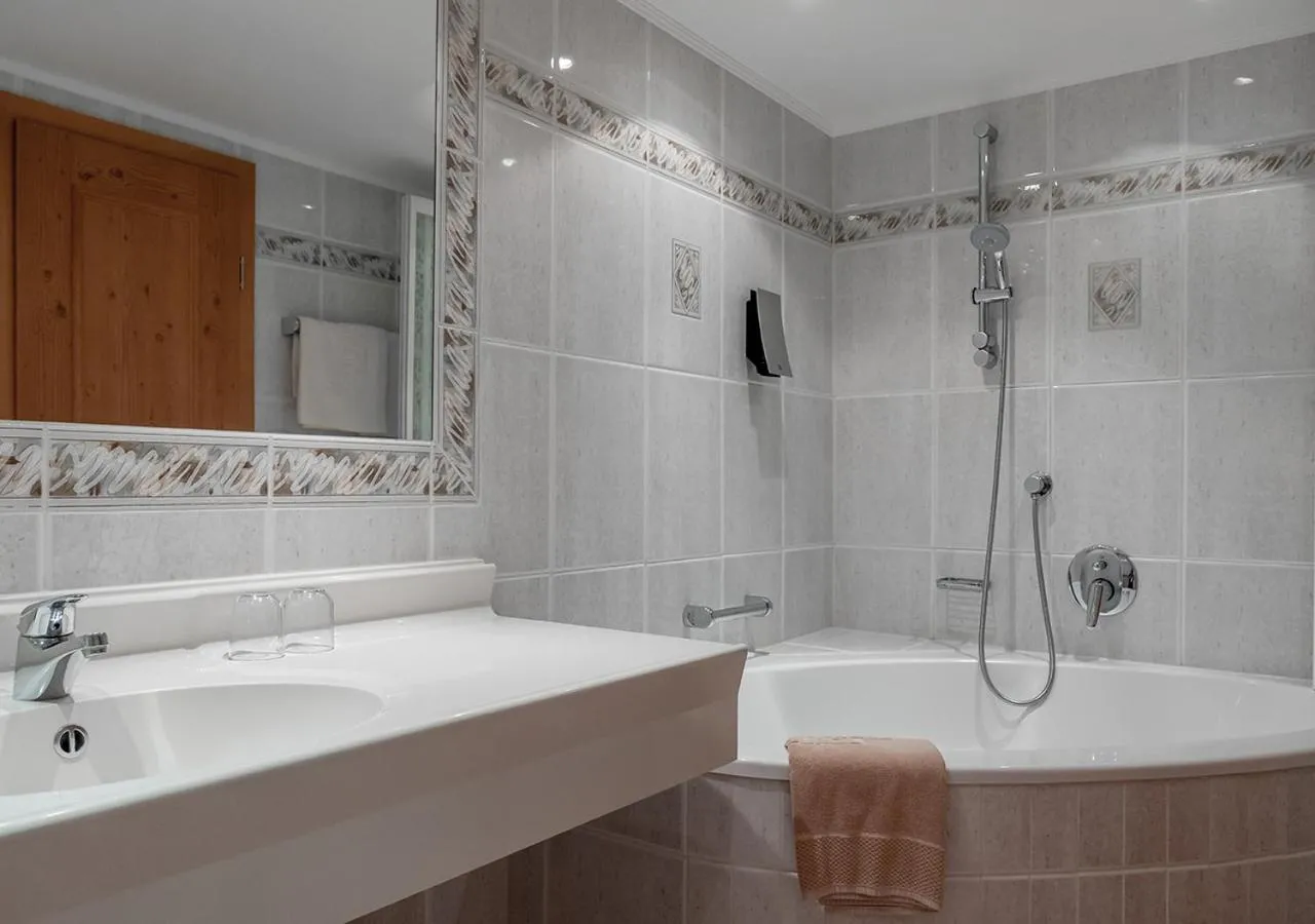 Bathroom in Hotel Alpenland