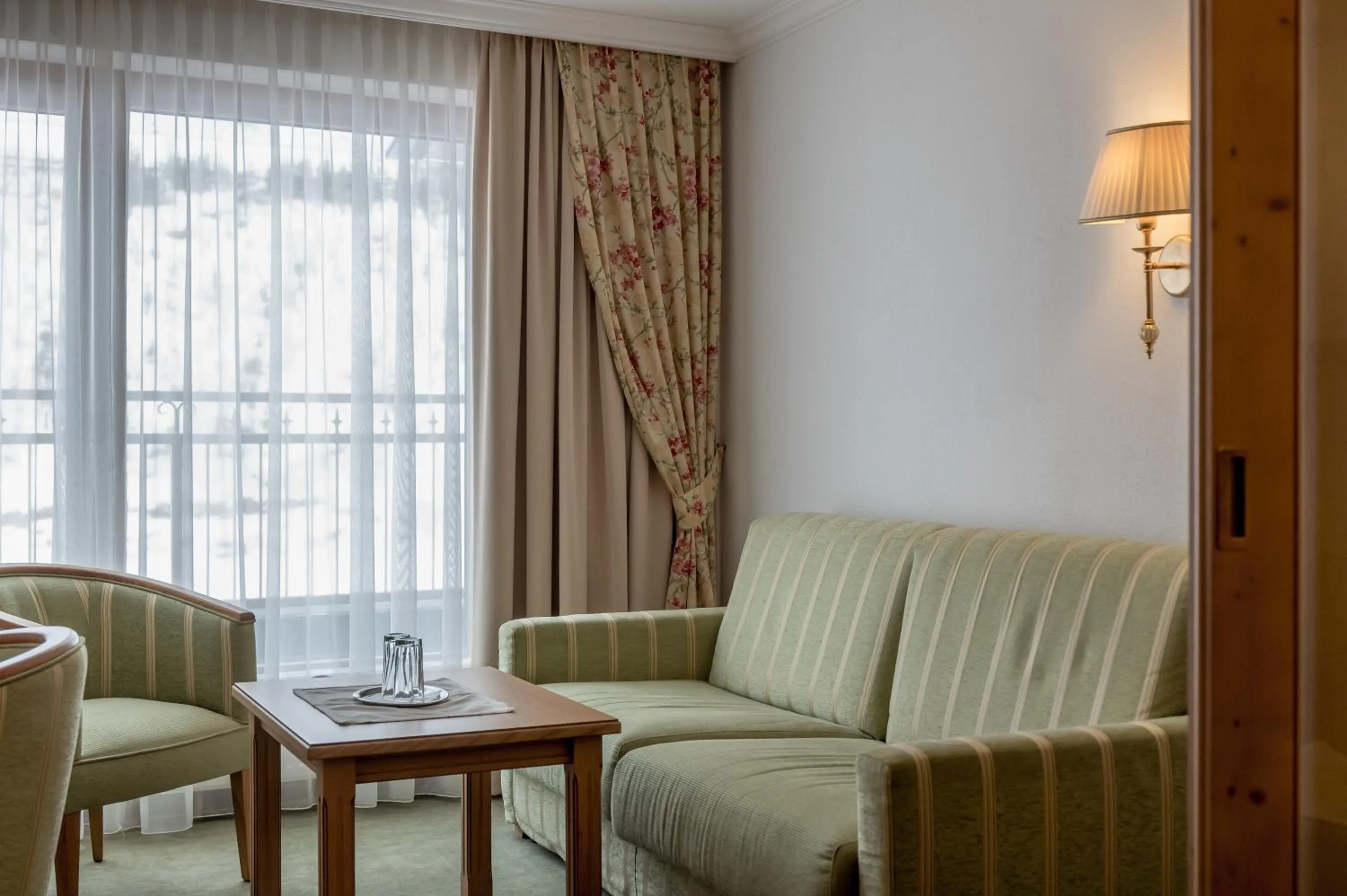 Photo of the whole room in Hotel Alpenland