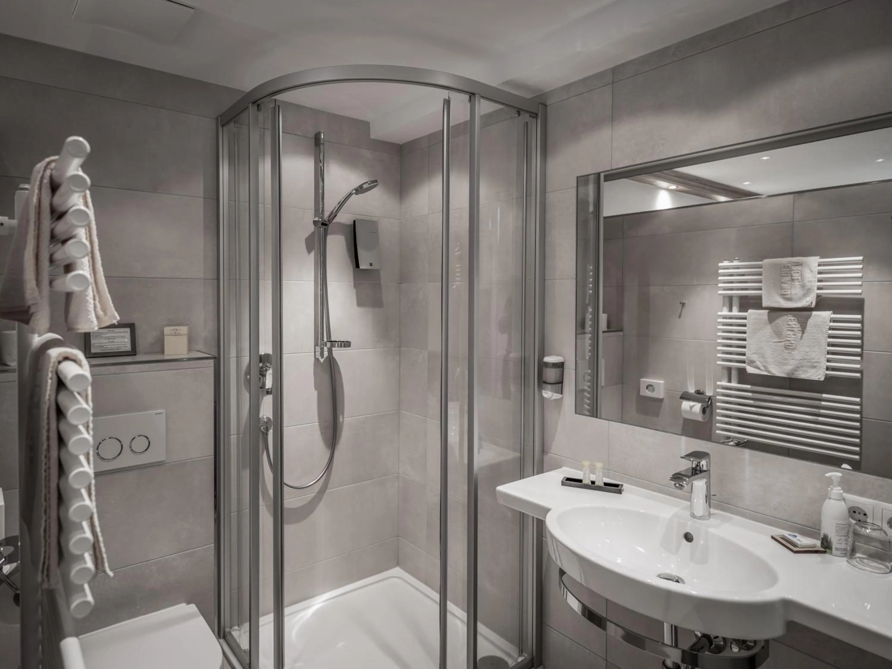 Shower in Hotel Alpenland
