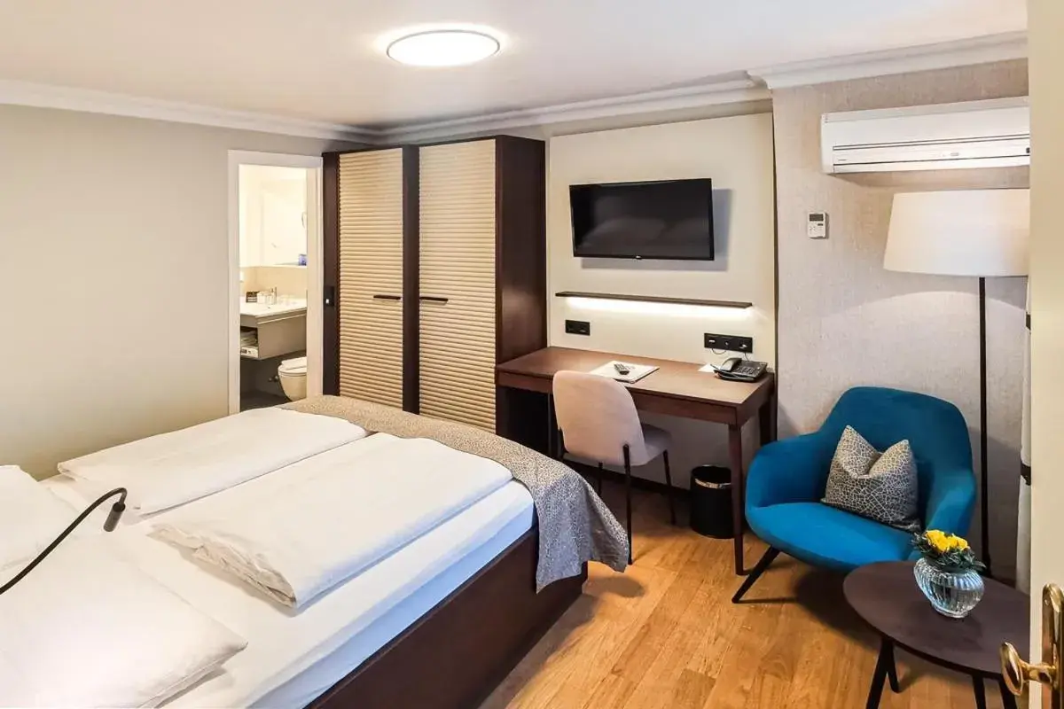 Economy Double Room in Hotel Elefant Economy Double Room in Hotel Elefant