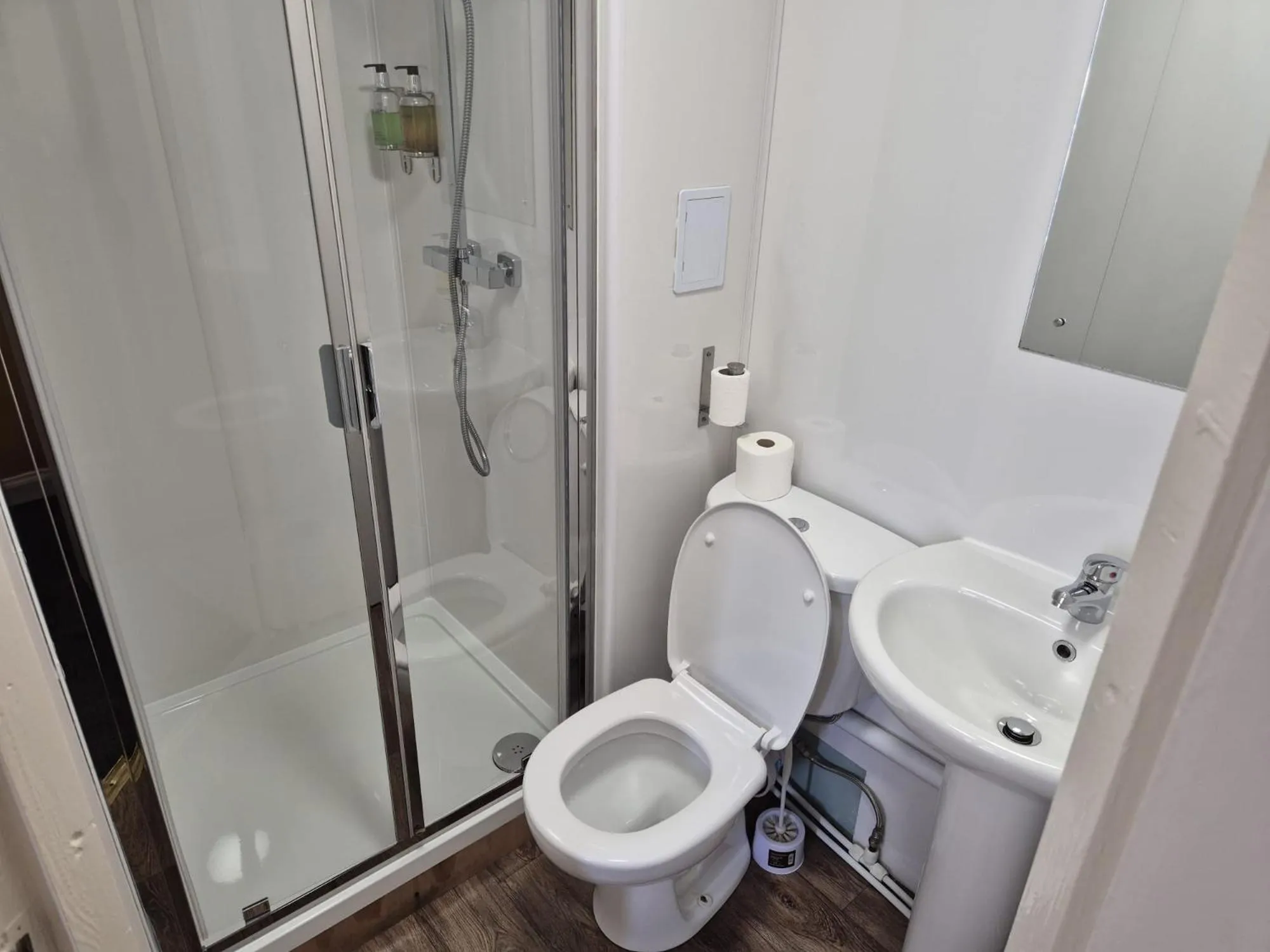 Shower in Glasgow House