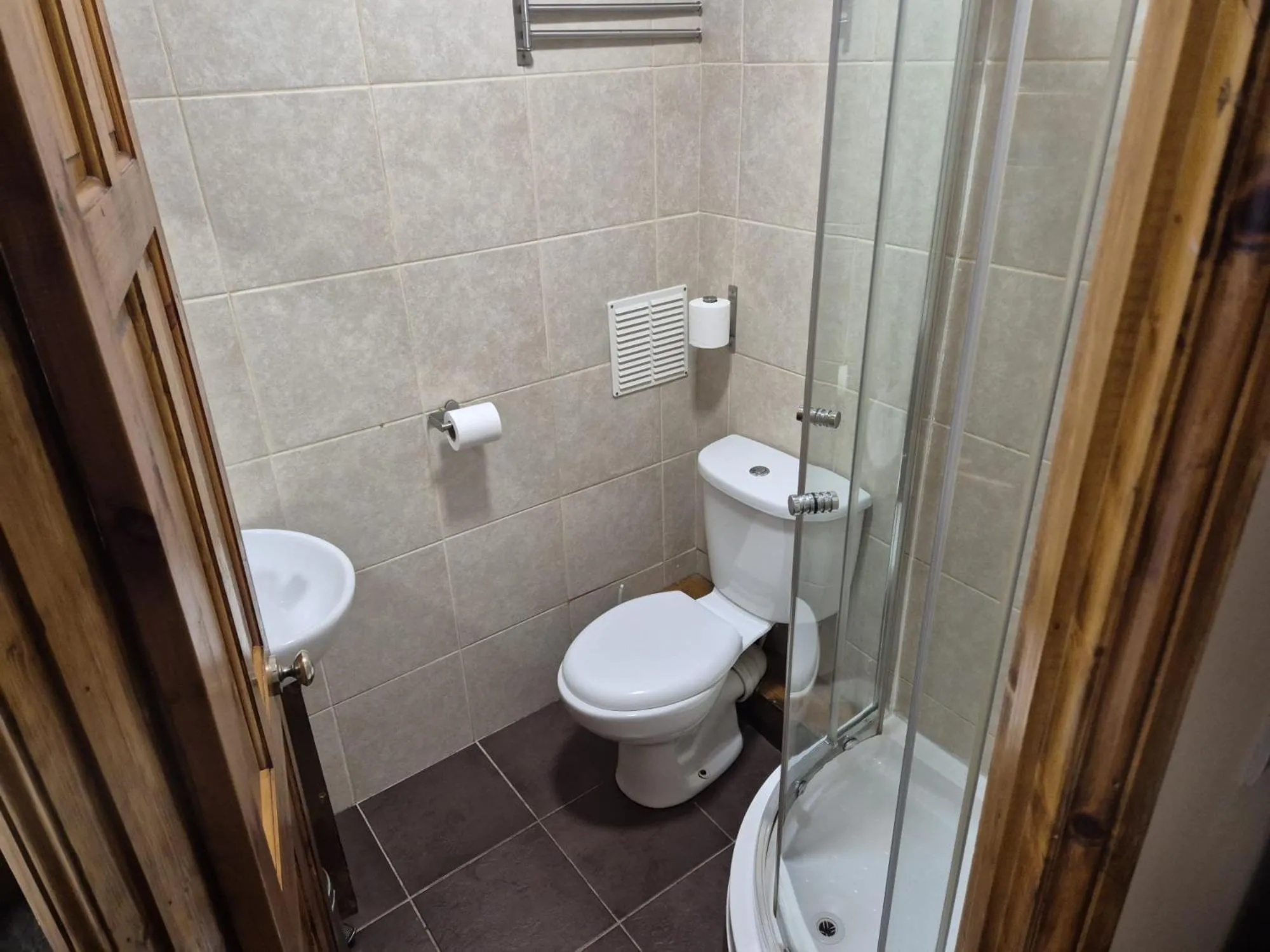 Shower in Glasgow House