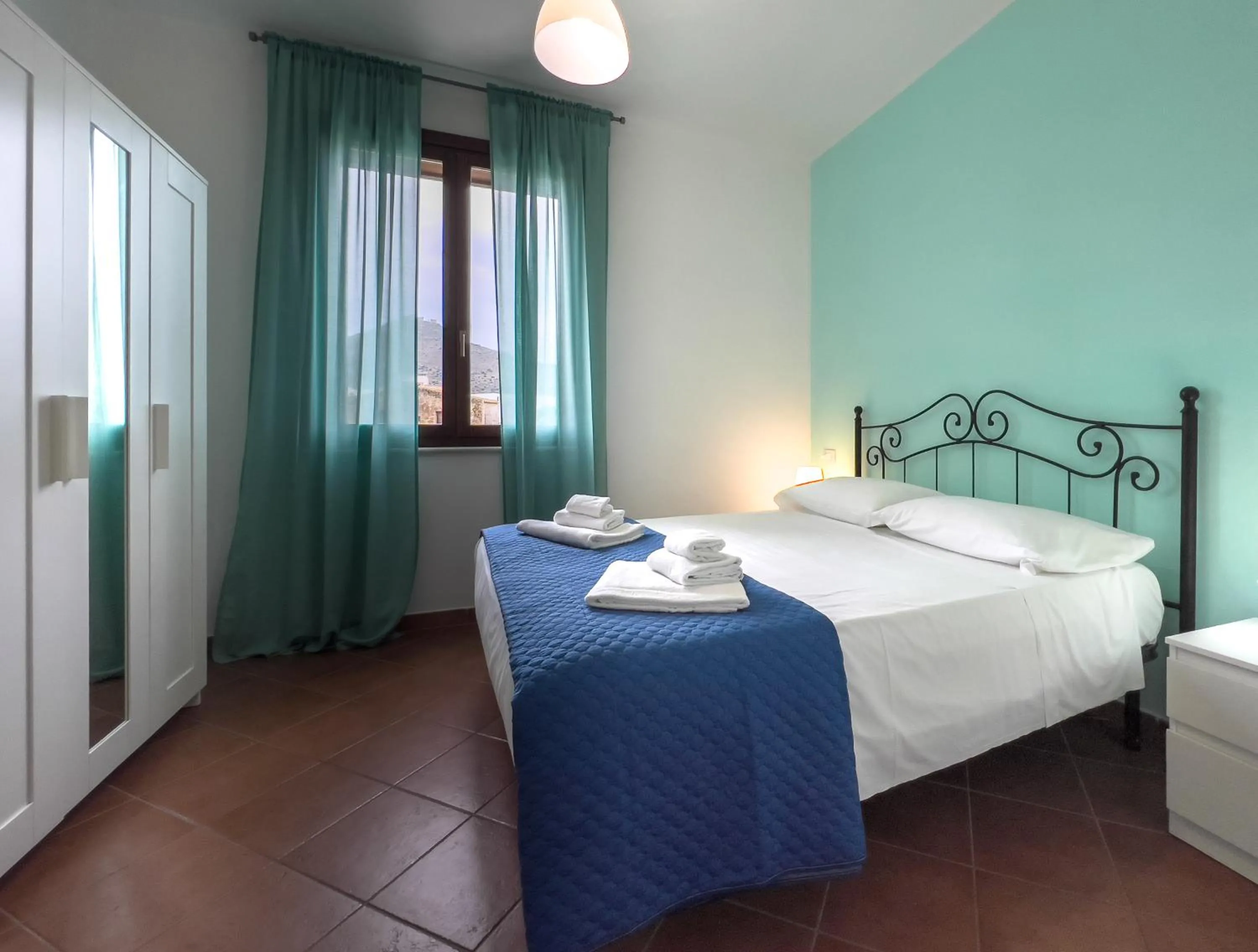 Bed in Elimi Favignana Apartments - Residence in città