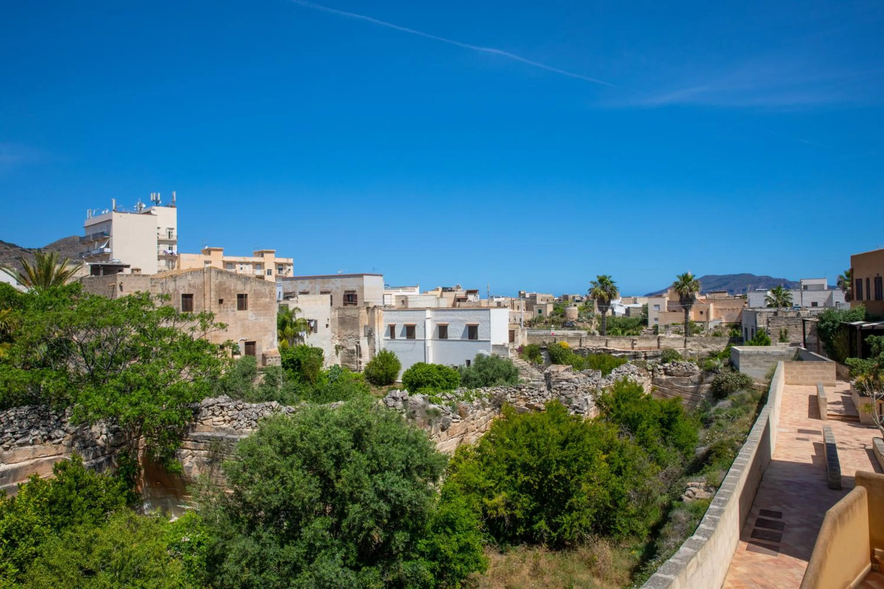 Day in Elimi Favignana Apartments - Residence in città