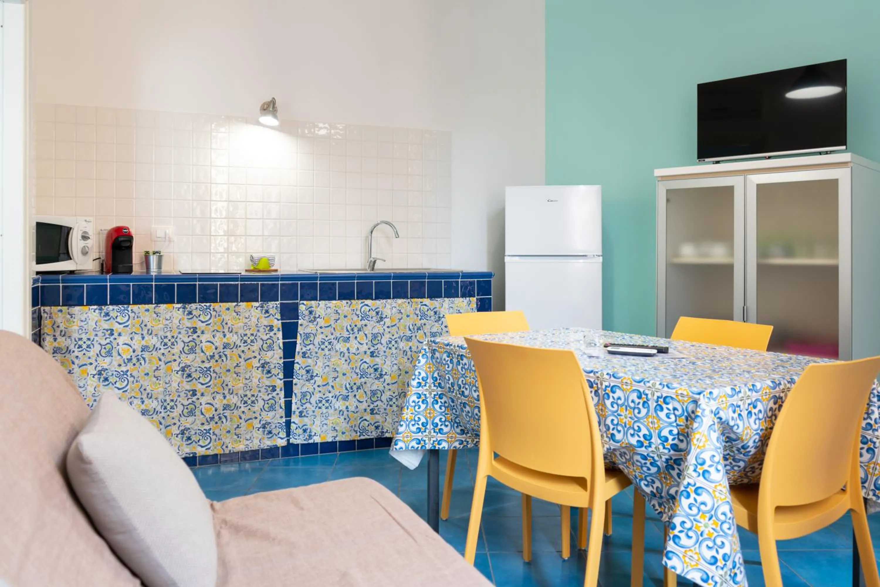 TV and multimedia in Elimi Favignana Apartments - Residence in città
