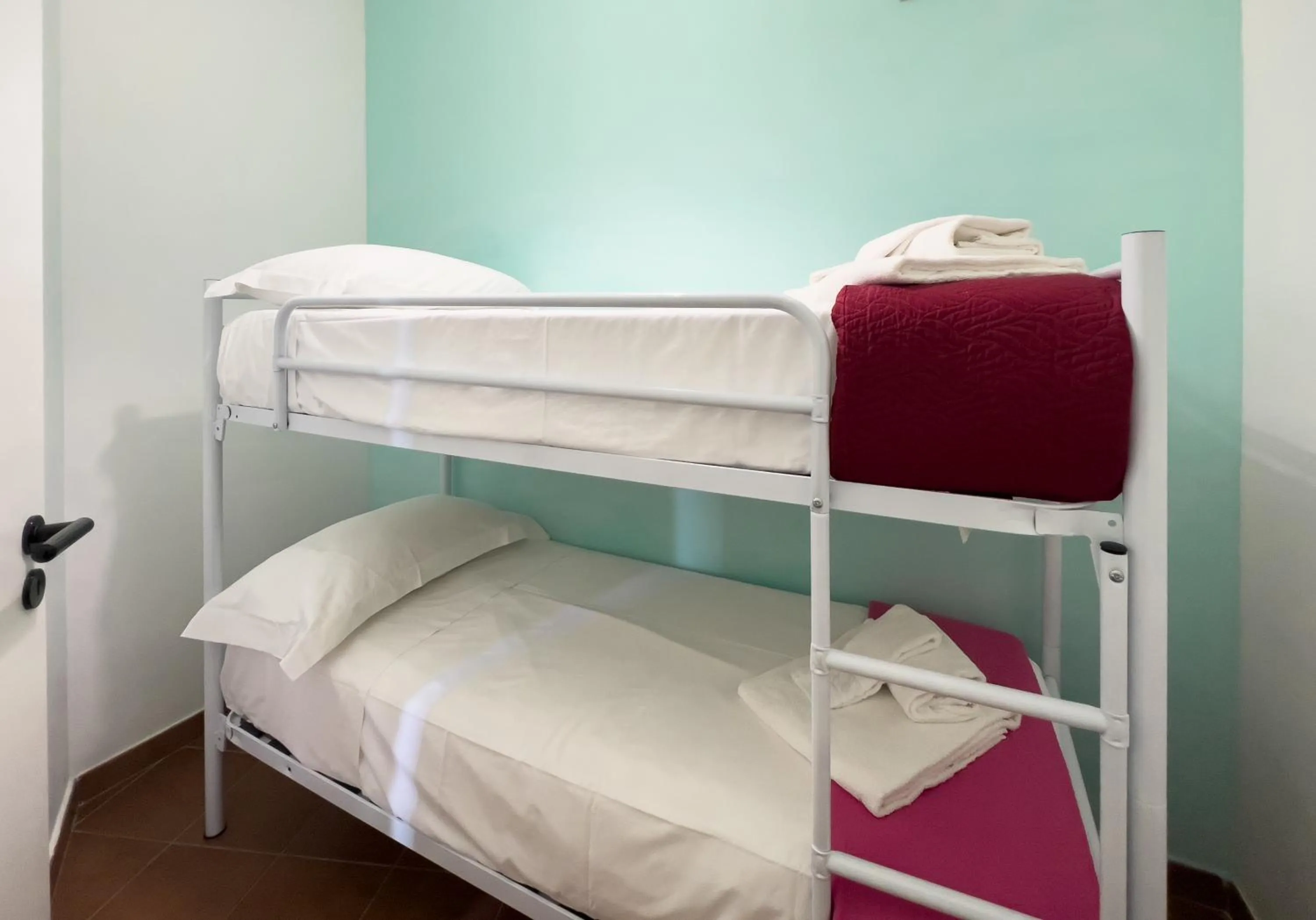 Photo of the whole room, Bed in Elimi Favignana Apartments - Residence in città