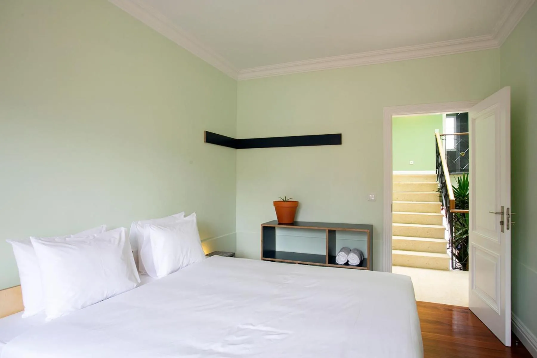 Double or Twin Room with Private Bathroom in SALT LIPS - Azores Surf Experience
