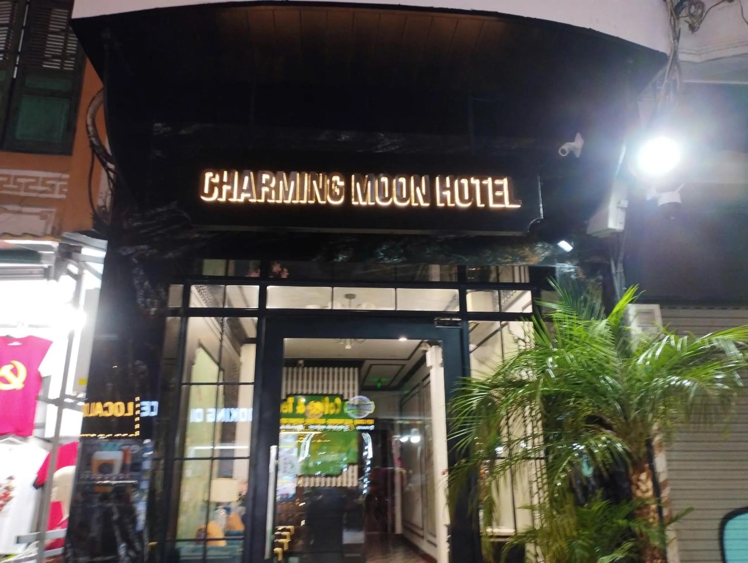 Charming Moon Hotel