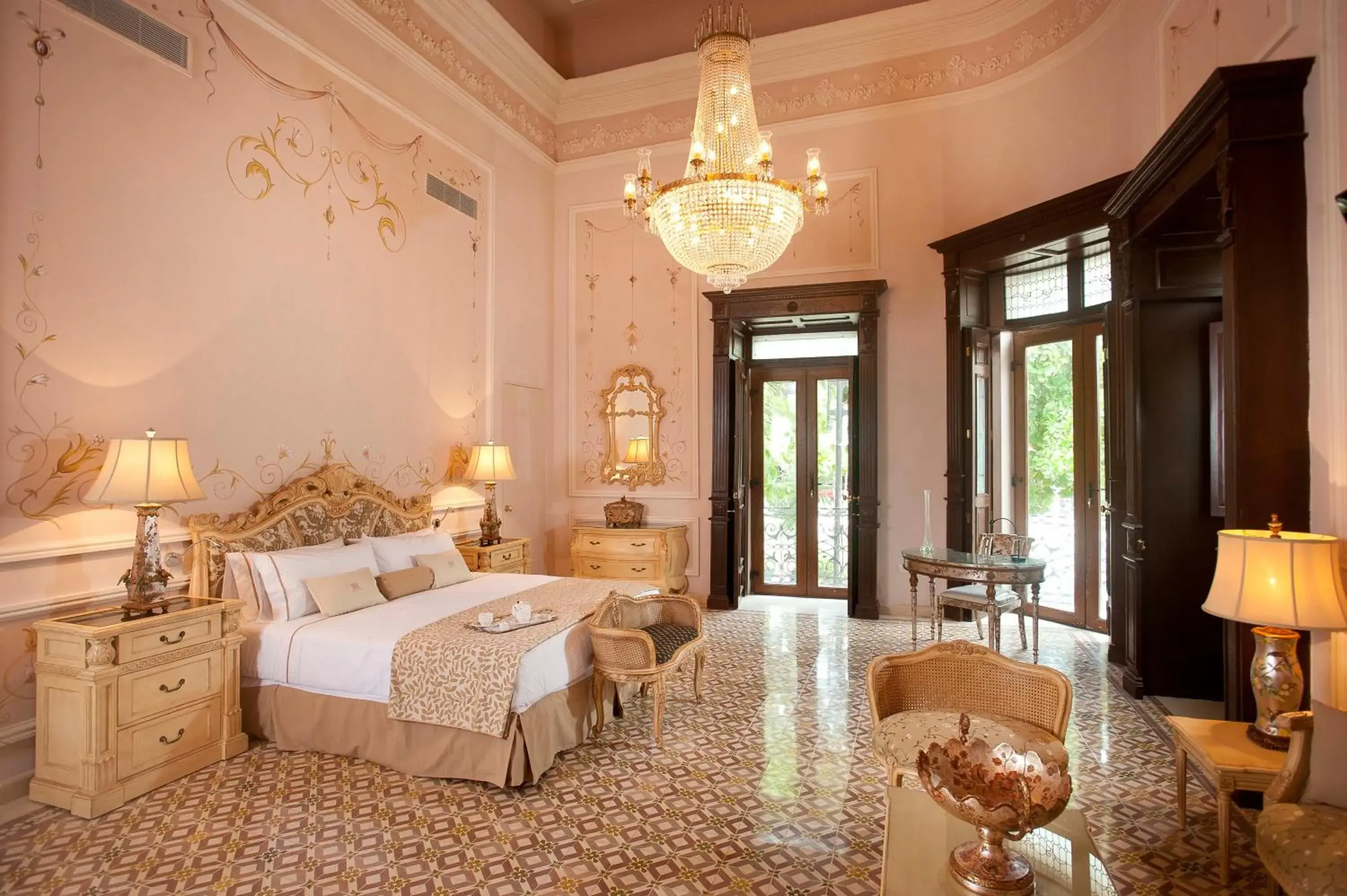 Bed in Mansión Mérida Boutique Hotel - Restaurant Bed in Mansión Mérida Boutique Hotel - Restaurant