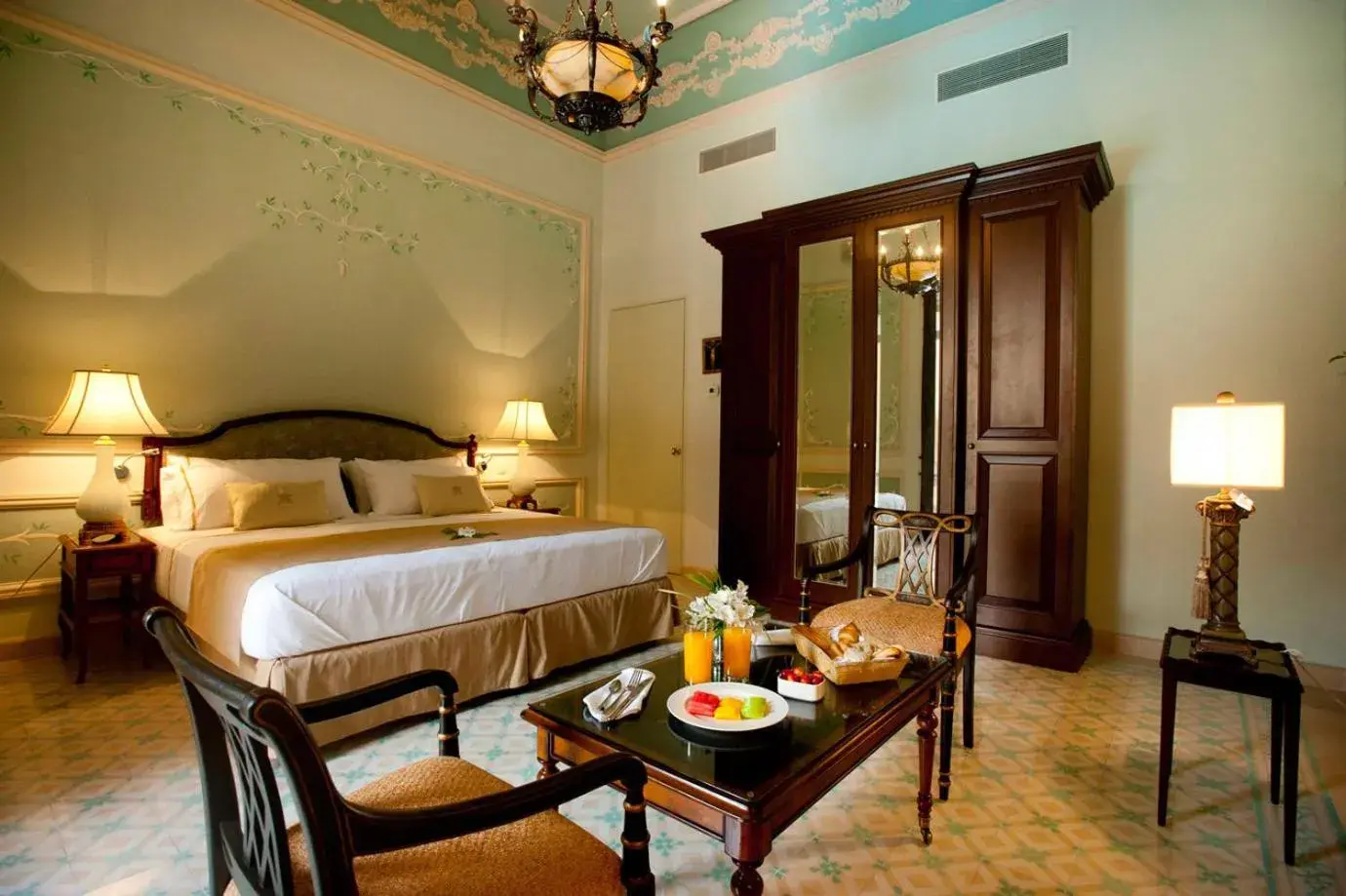 Photo of the whole room, Bed in Mansión Mérida Boutique Hotel - Restaurant Photo of the whole room, Bed in Mansión Mérida Boutique Hotel - Restaurant