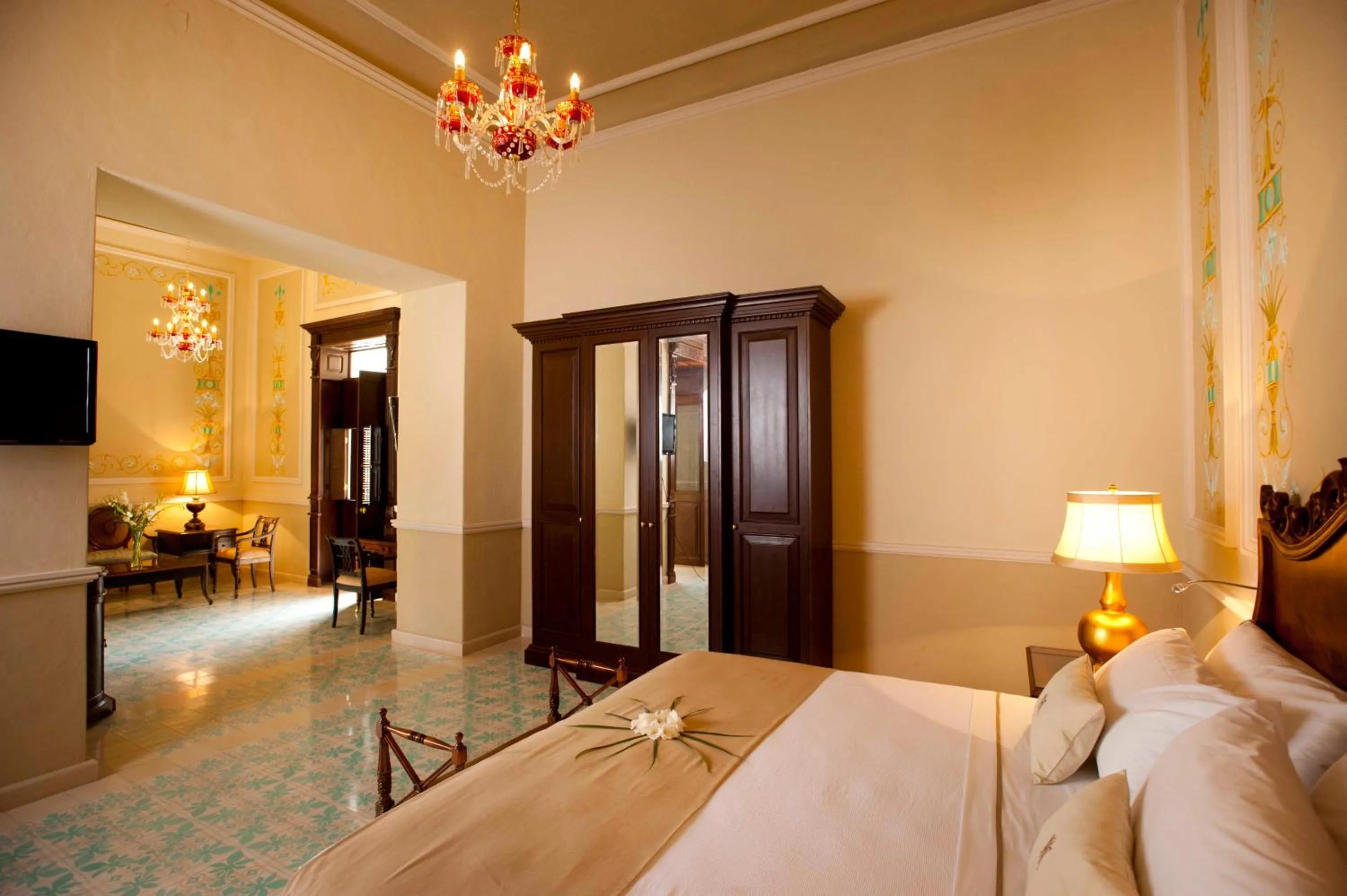 Bed in Mansión Mérida Boutique Hotel - Restaurant