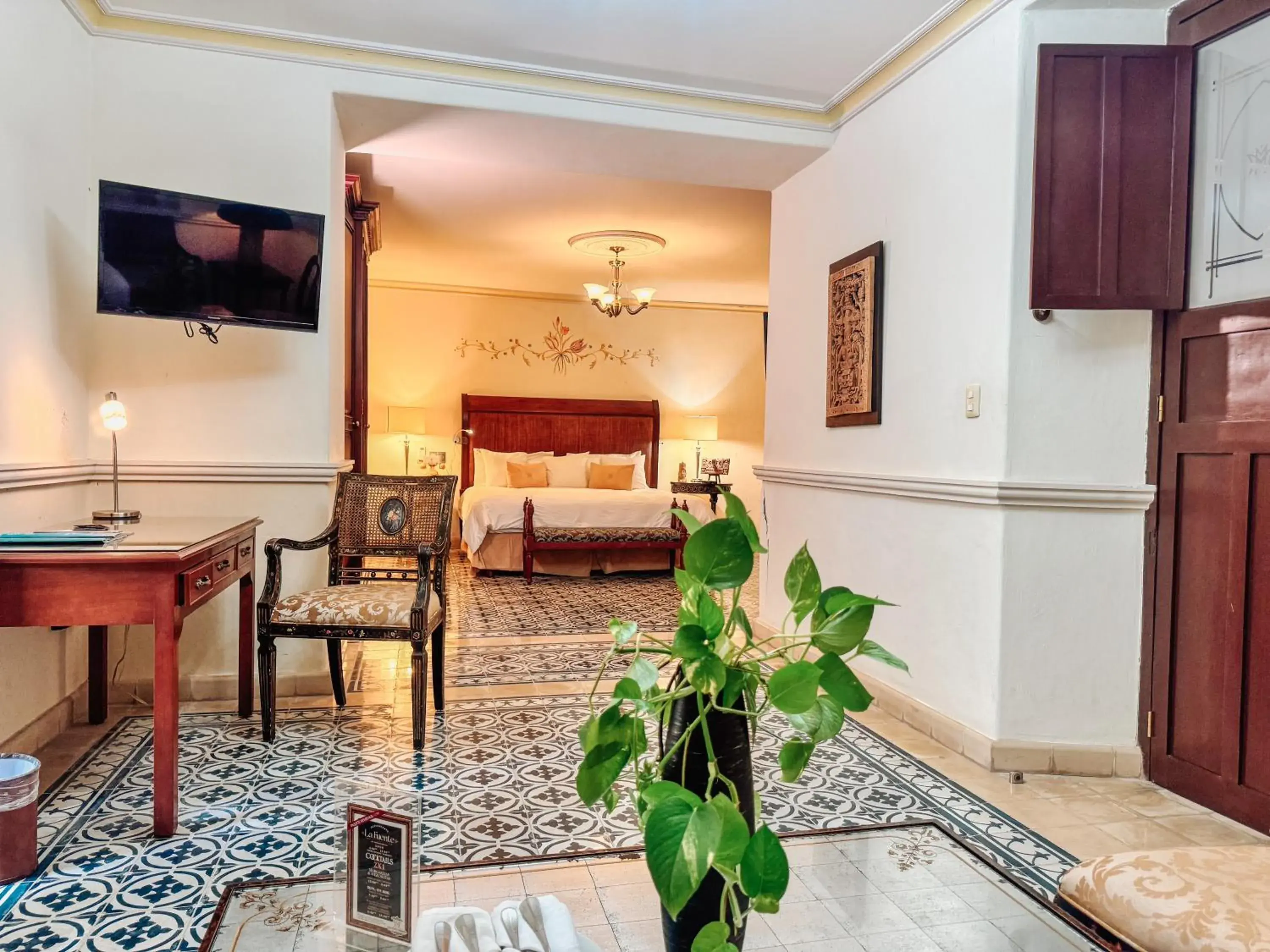 Living room, Bed in Mansión Mérida Boutique Hotel - Restaurant Living room, Bed in Mansión Mérida Boutique Hotel - Restaurant