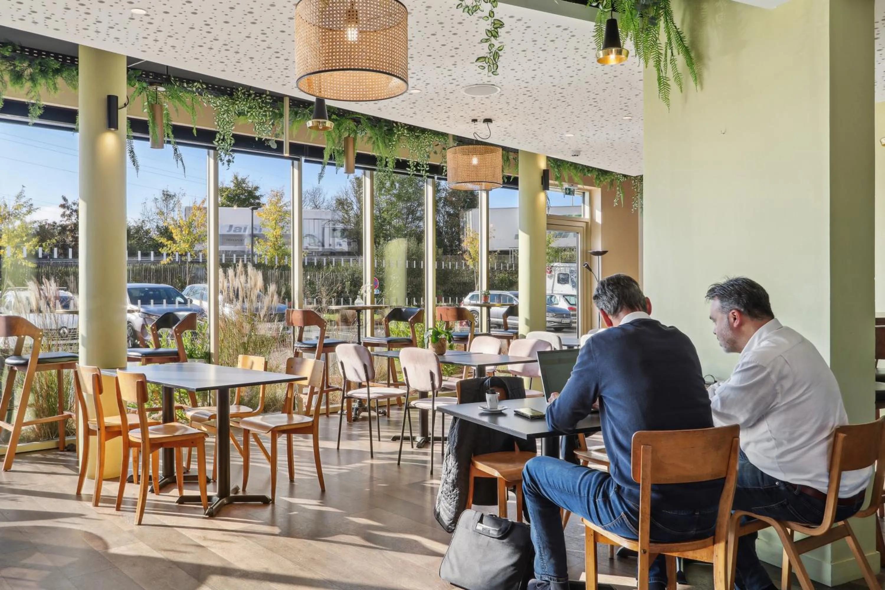 Restaurant/places to eat in Akena Nantes Rezé Aéroport