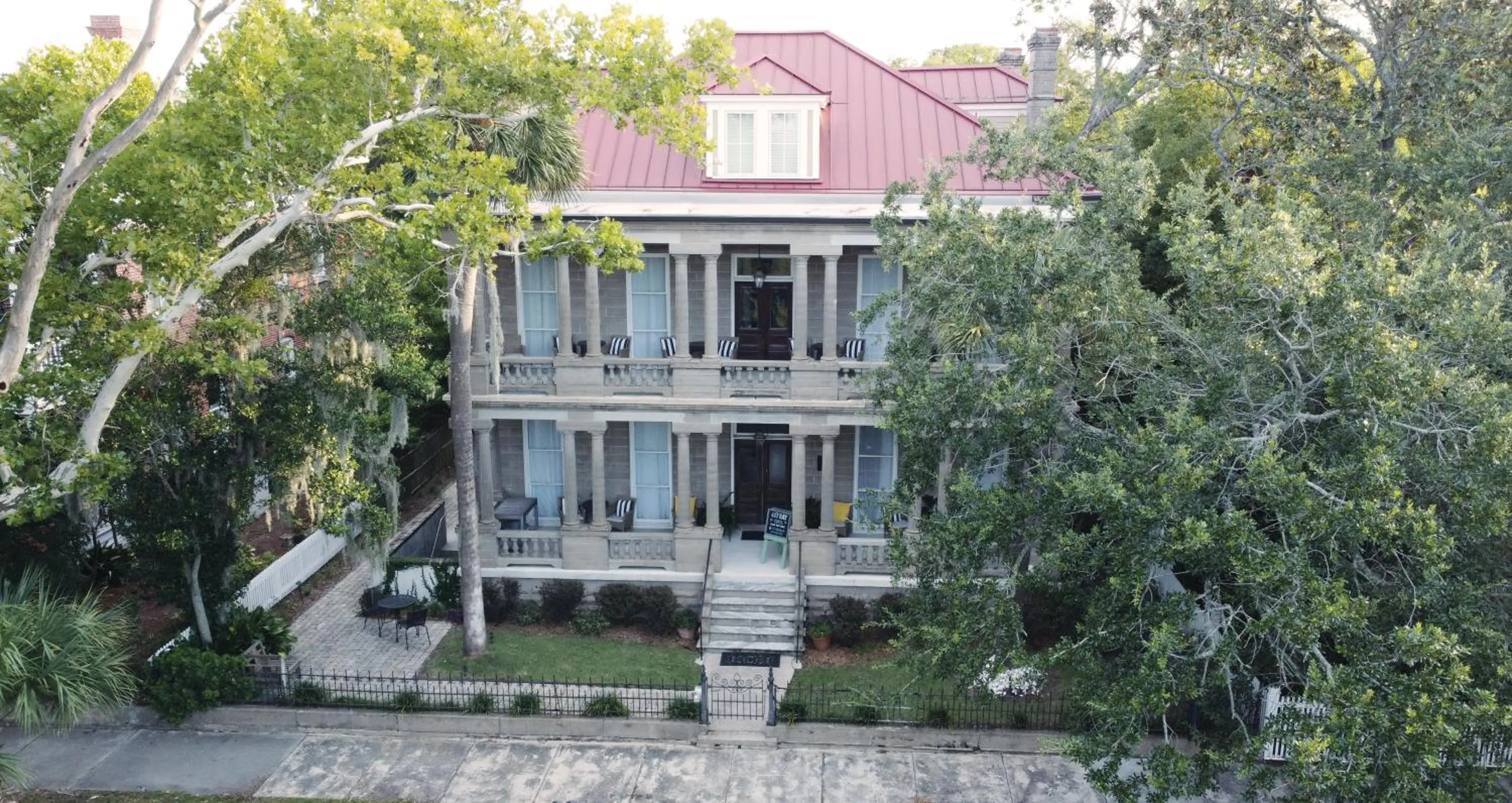 Property building in 607 Bay Inn Downtown Beaufort