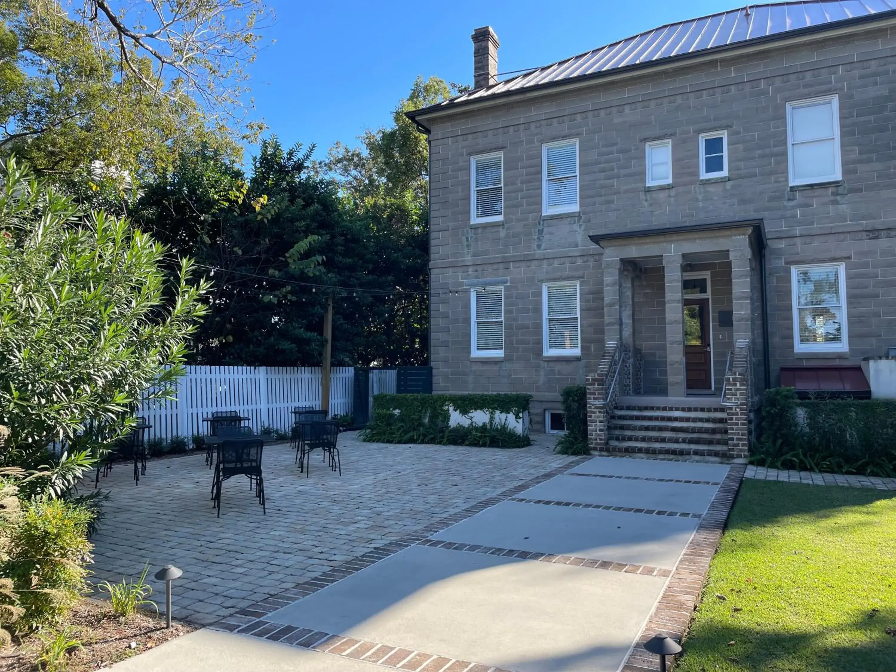 Property building in 607 Bay Inn Downtown Beaufort Property building in 607 Bay Inn Downtown Beaufort