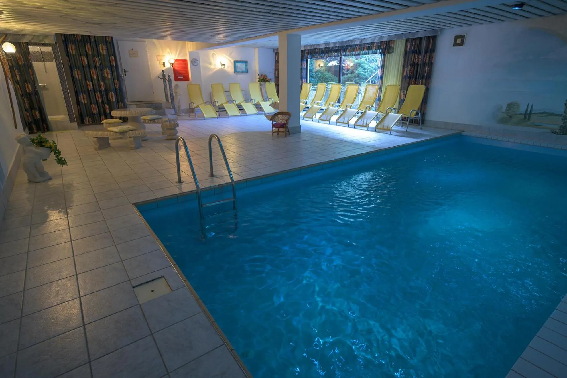 Swimming pool in Appartement Pavillon